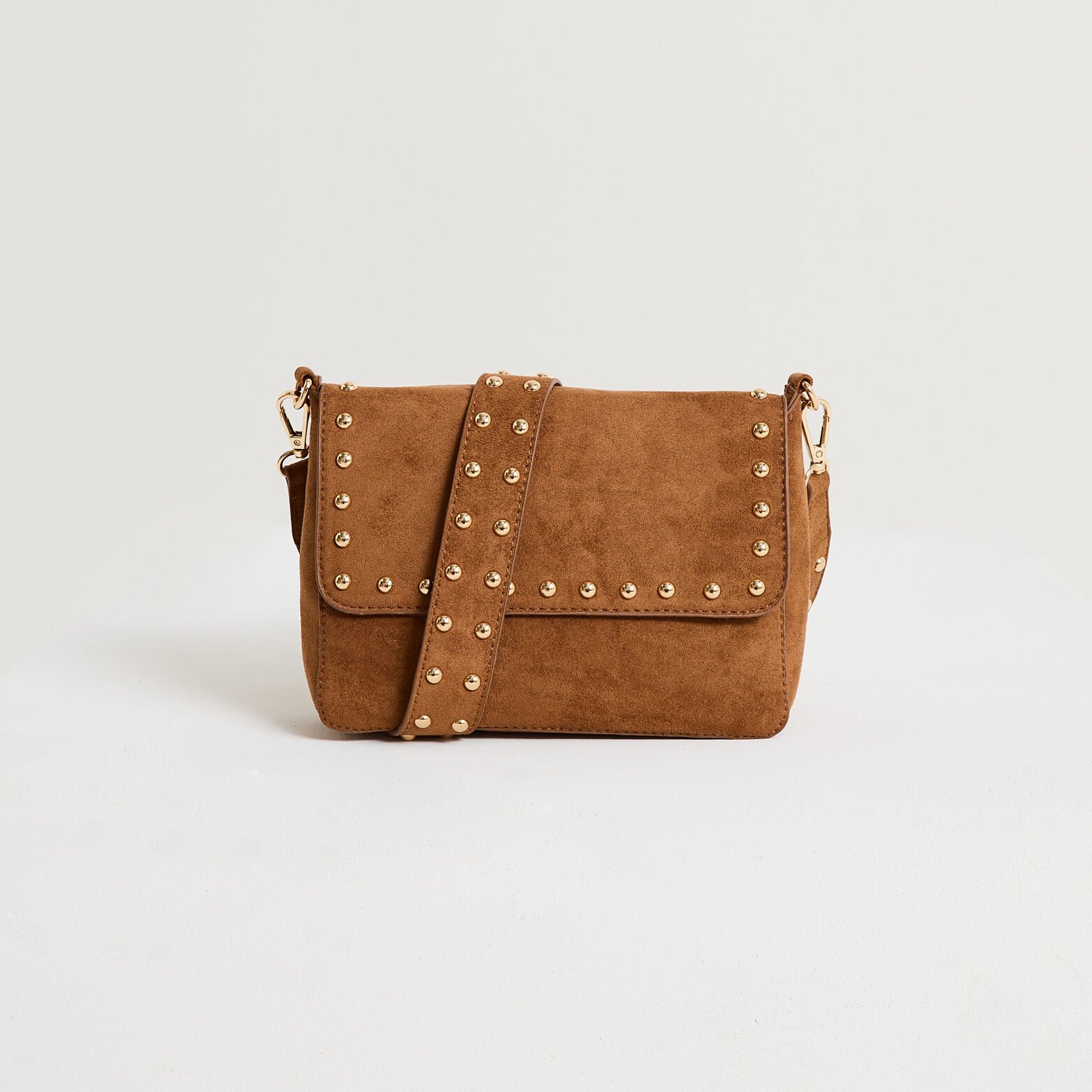 Sac bandoulière à rabat clouté