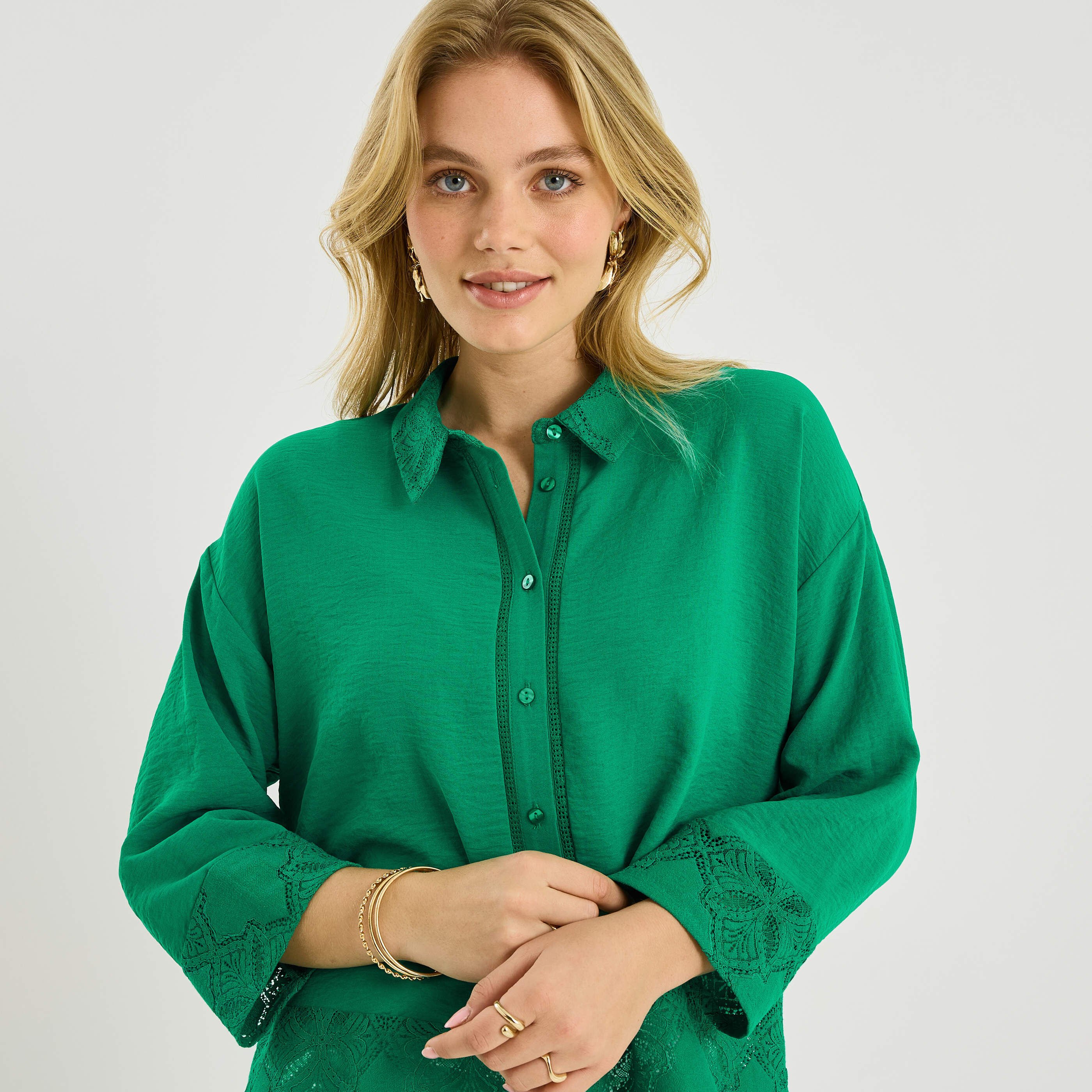 Chemise &agrave; d&eacute;tails ajour&eacute;s femme