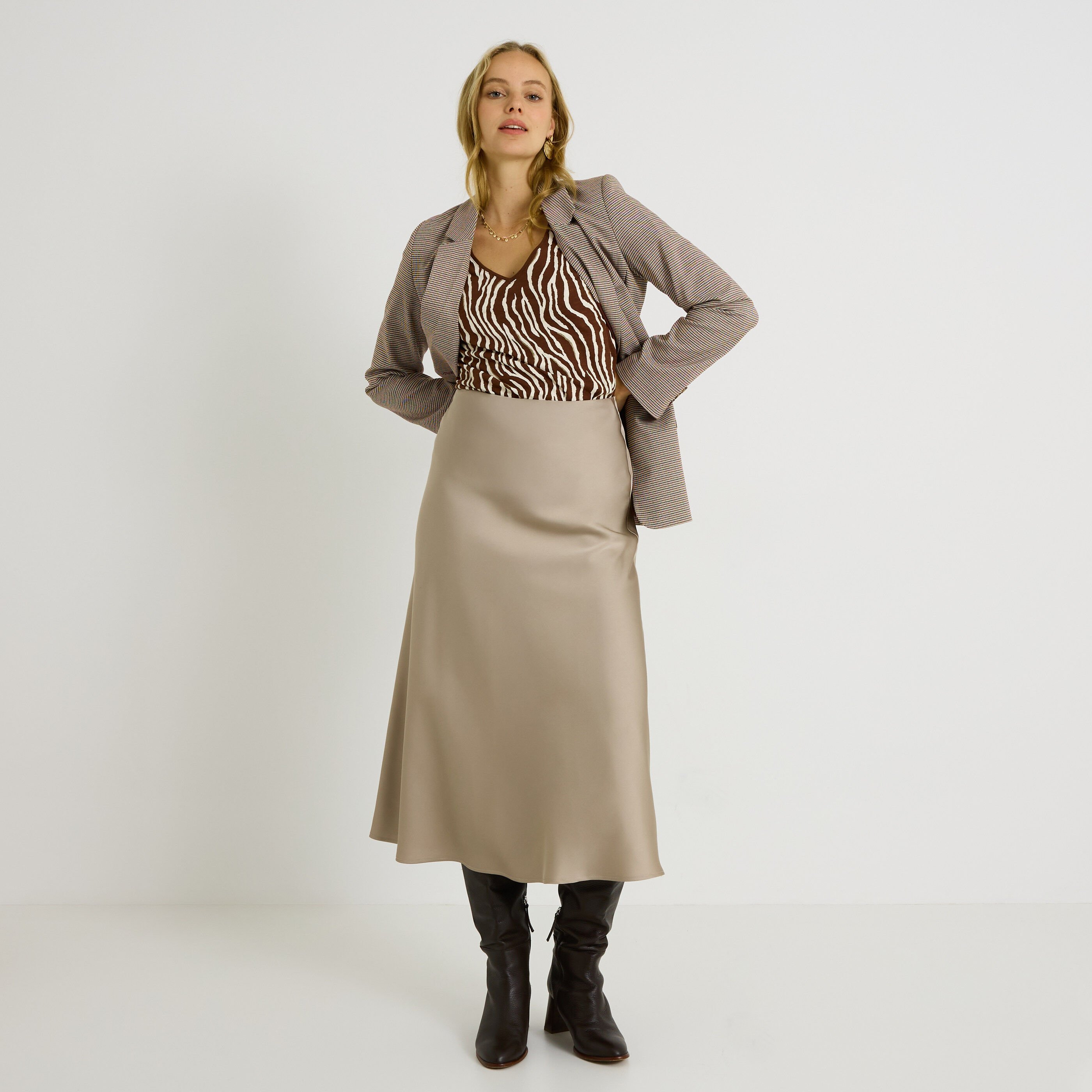 T-shirt col V imprim&eacute; femme