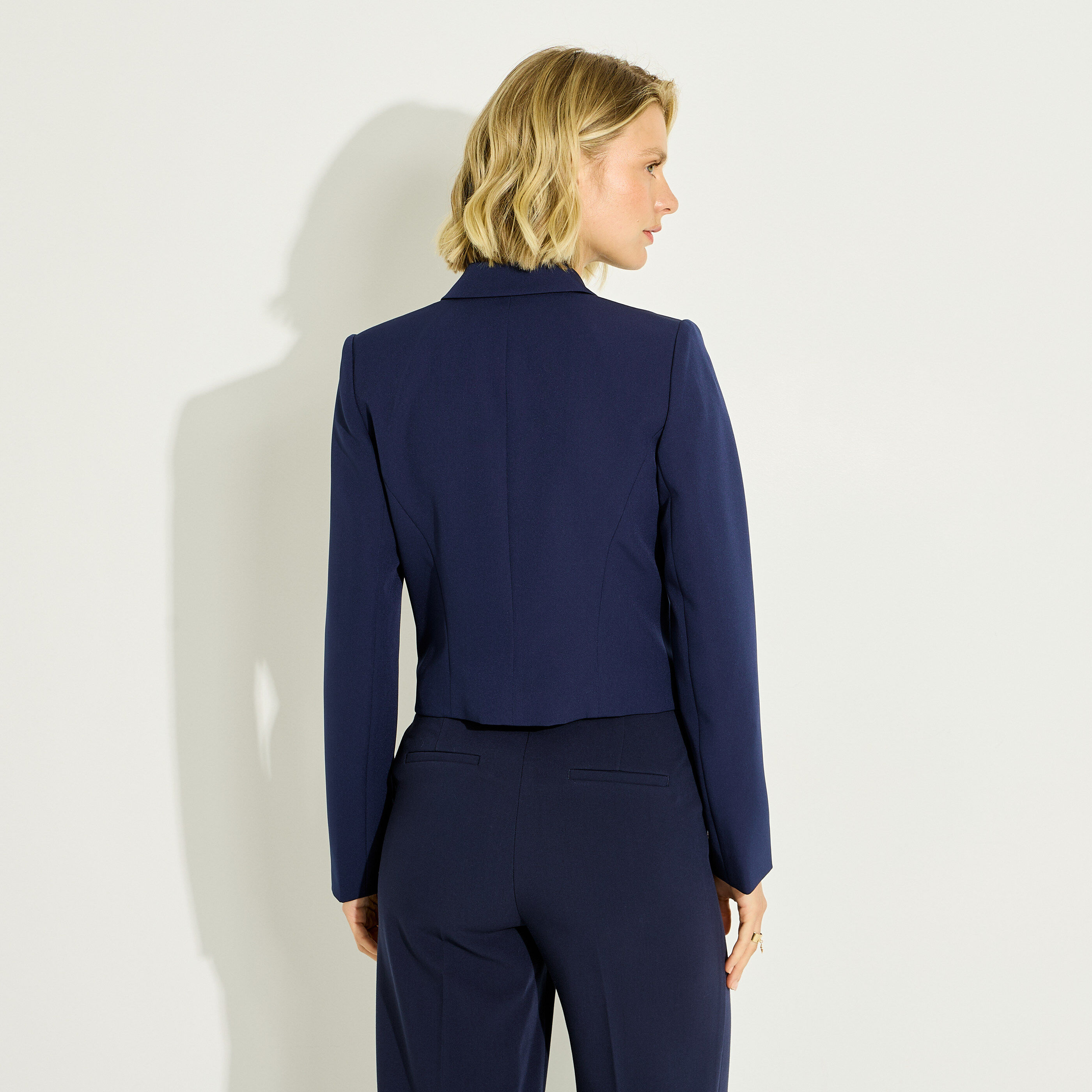 Blazer court cintr&eacute; femme