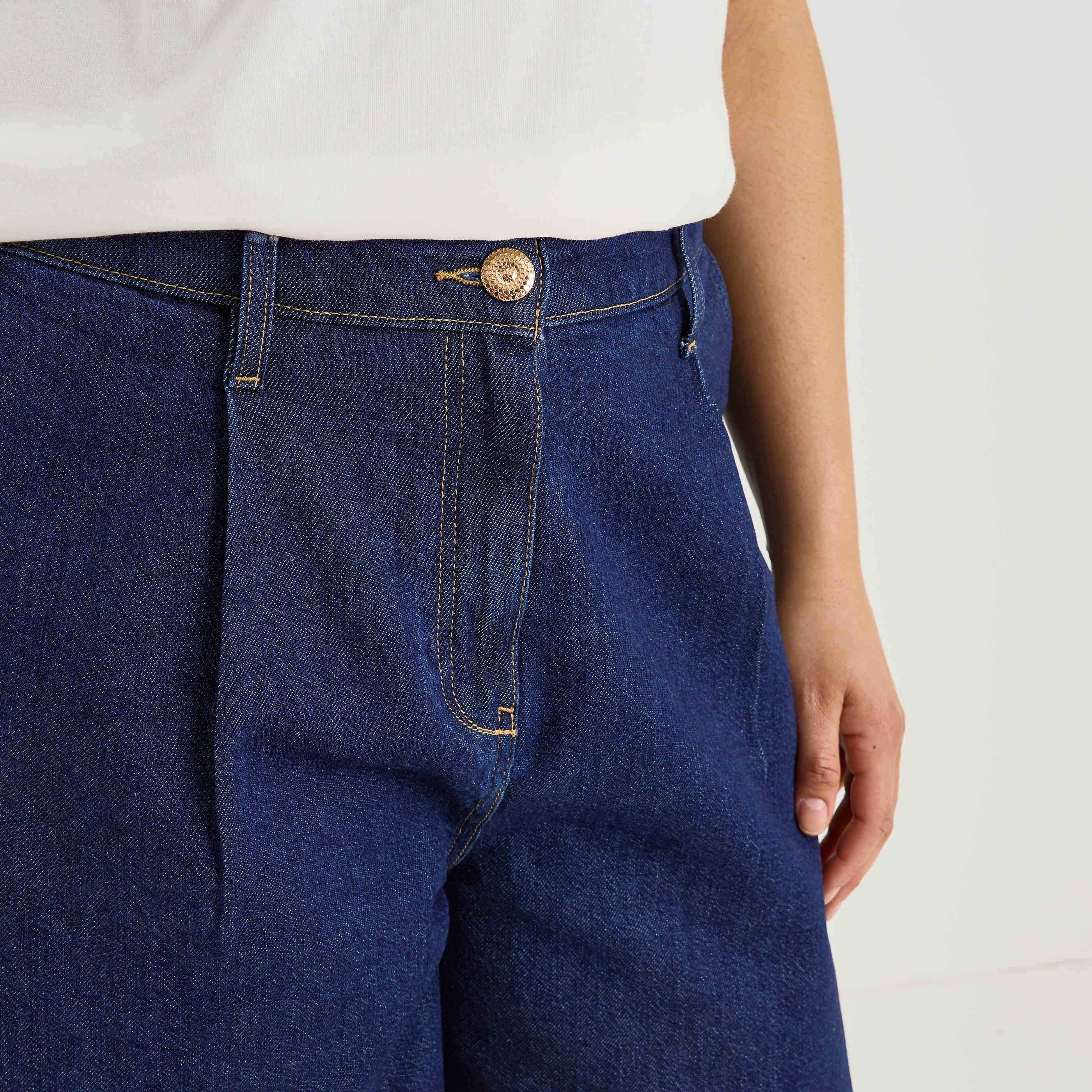 Short &eacute;vas&eacute; taille haute femme