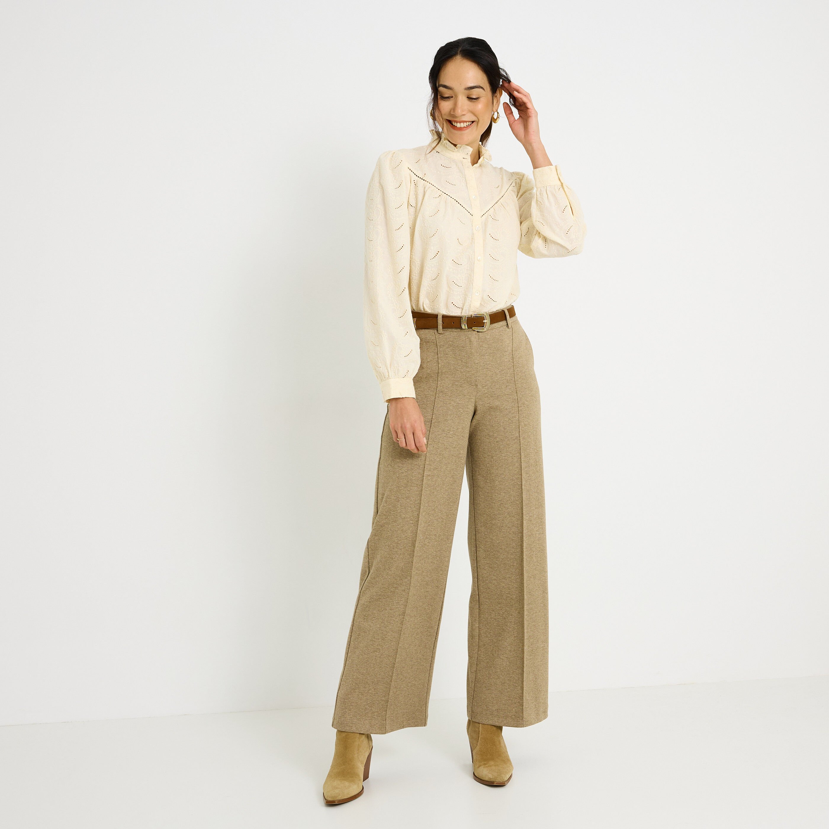 Chemise brod&eacute;e &agrave; col montant femme