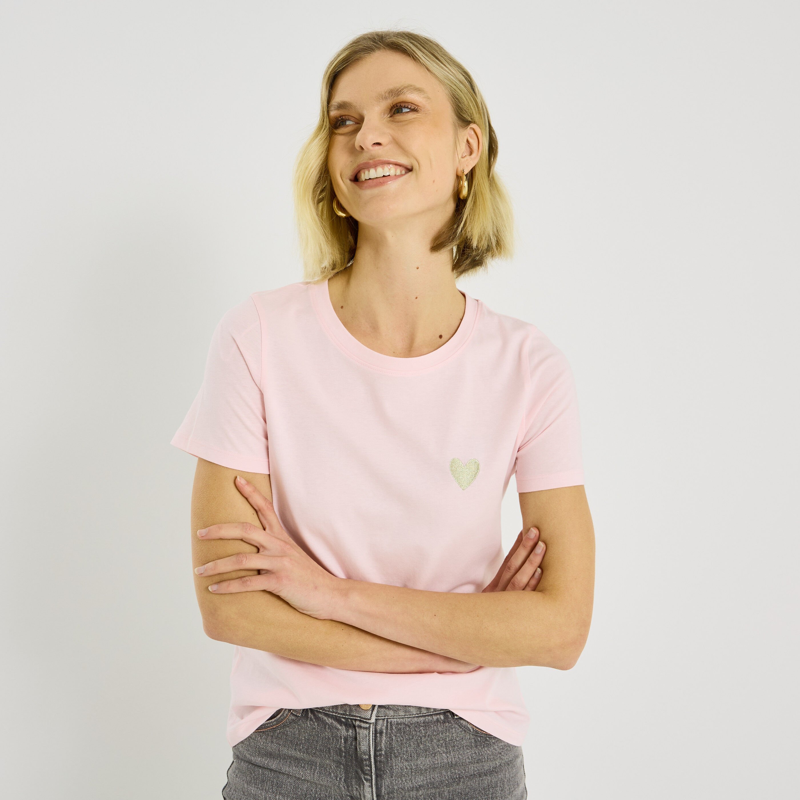 T-shirt col rond c&oelig;ur brod&eacute; femme