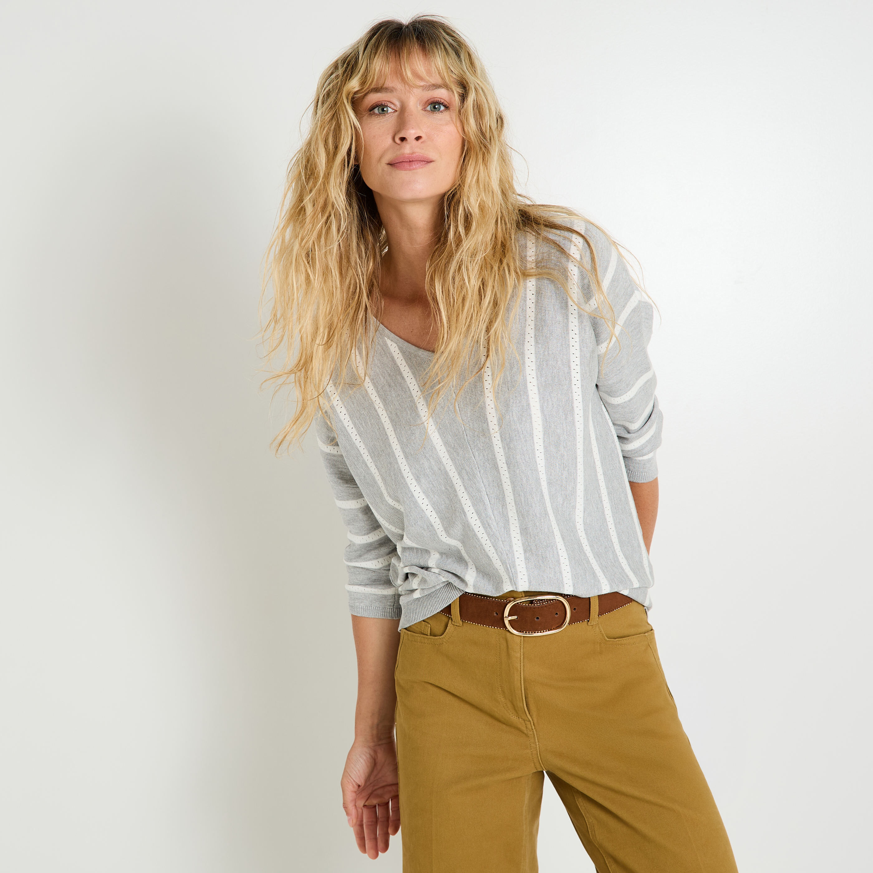 Pull ray&eacute; loose femme