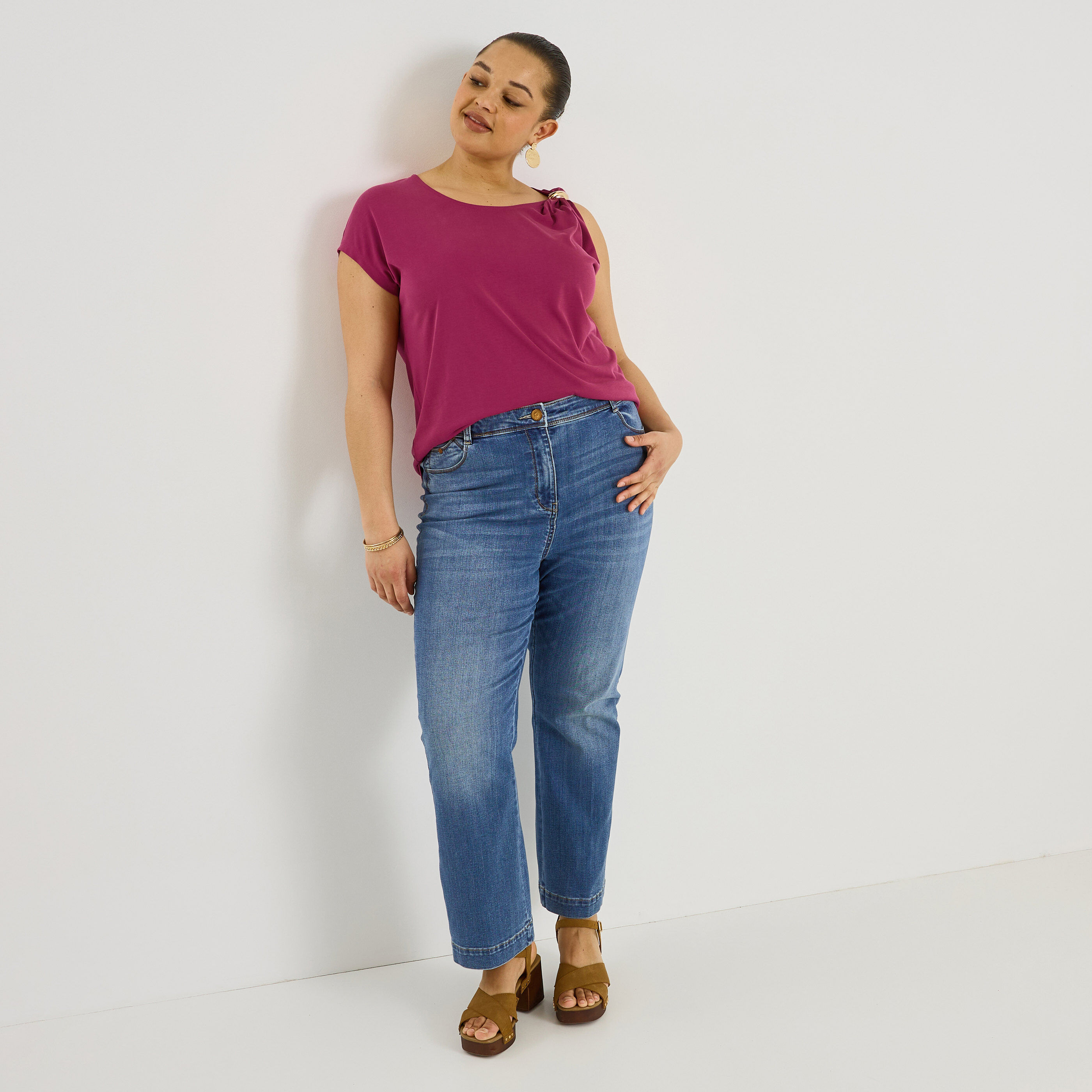 T-shirt uni d&eacute;tail bijou femme