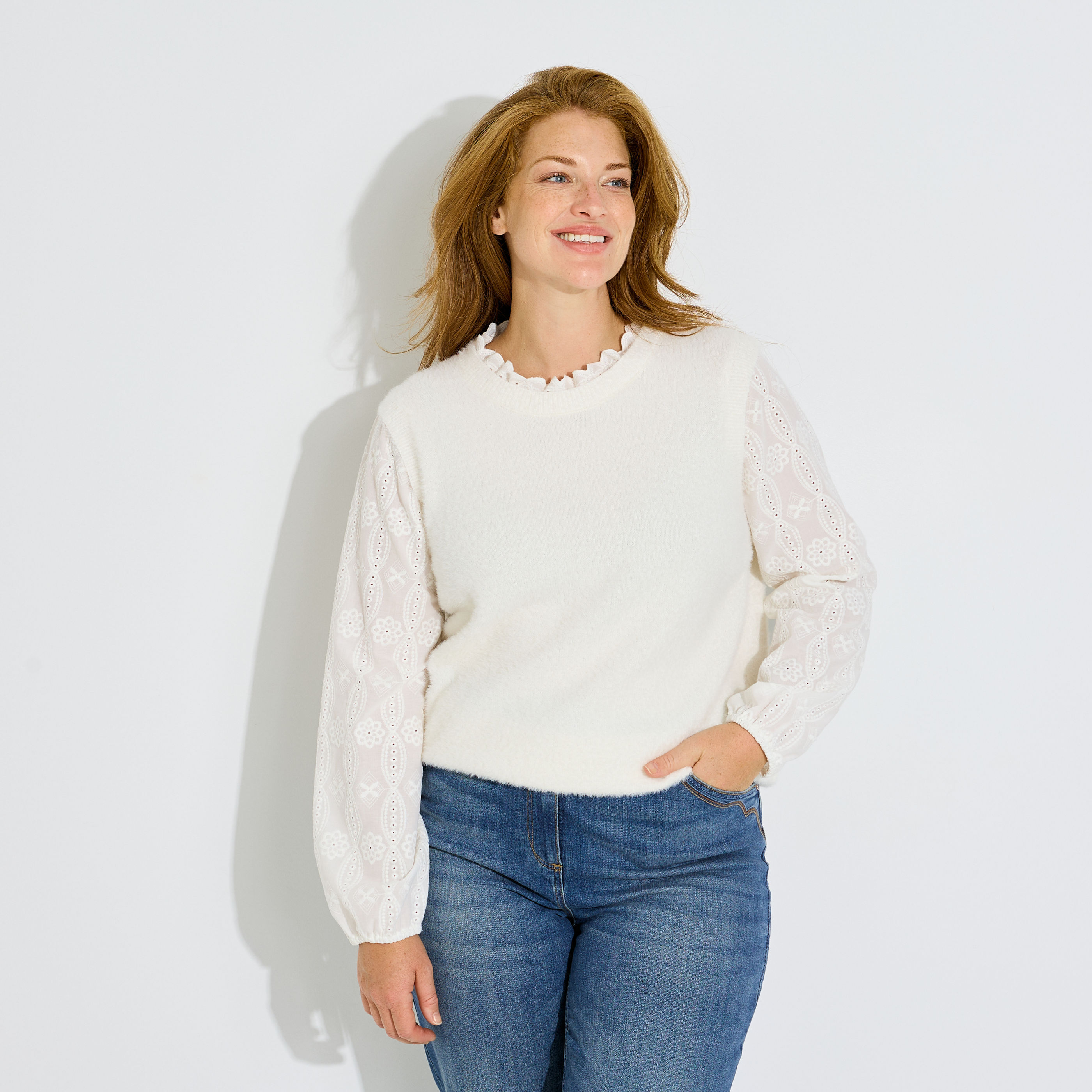 Pull col montant manches ajour&eacute;es femme