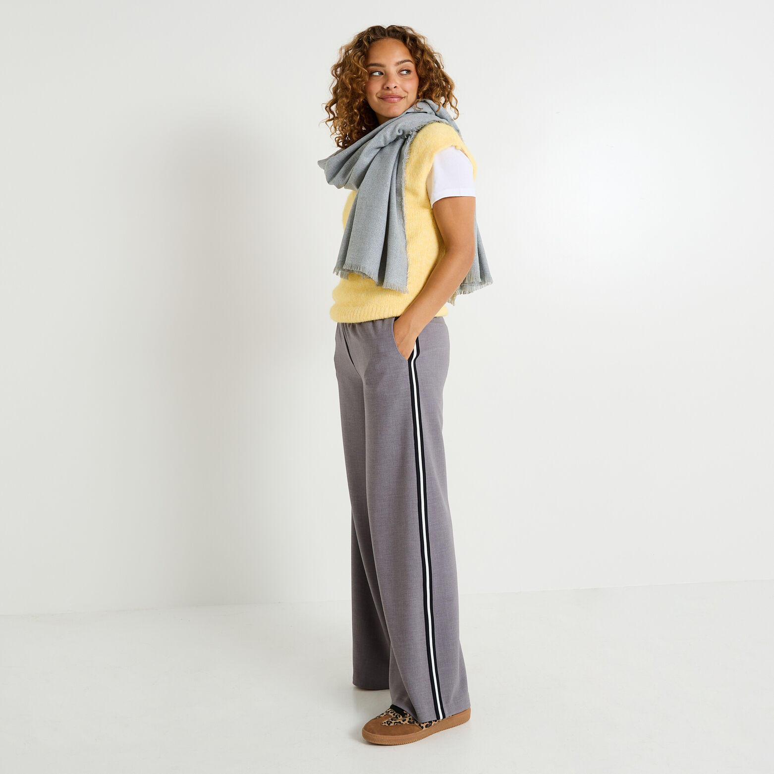 Pantalon avec bandes sur le côté femme
