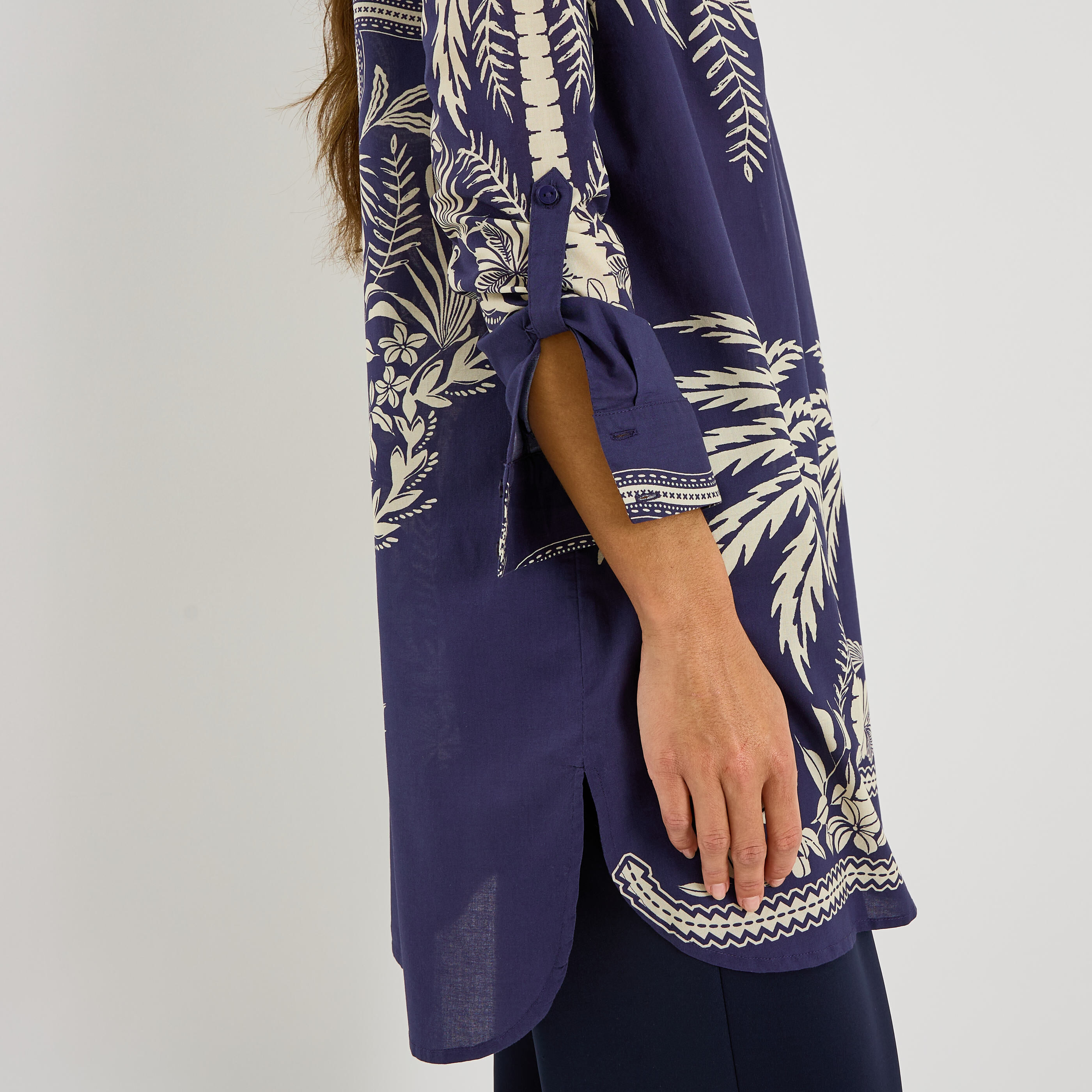 Chemise longue imprim&eacute; tropical femme