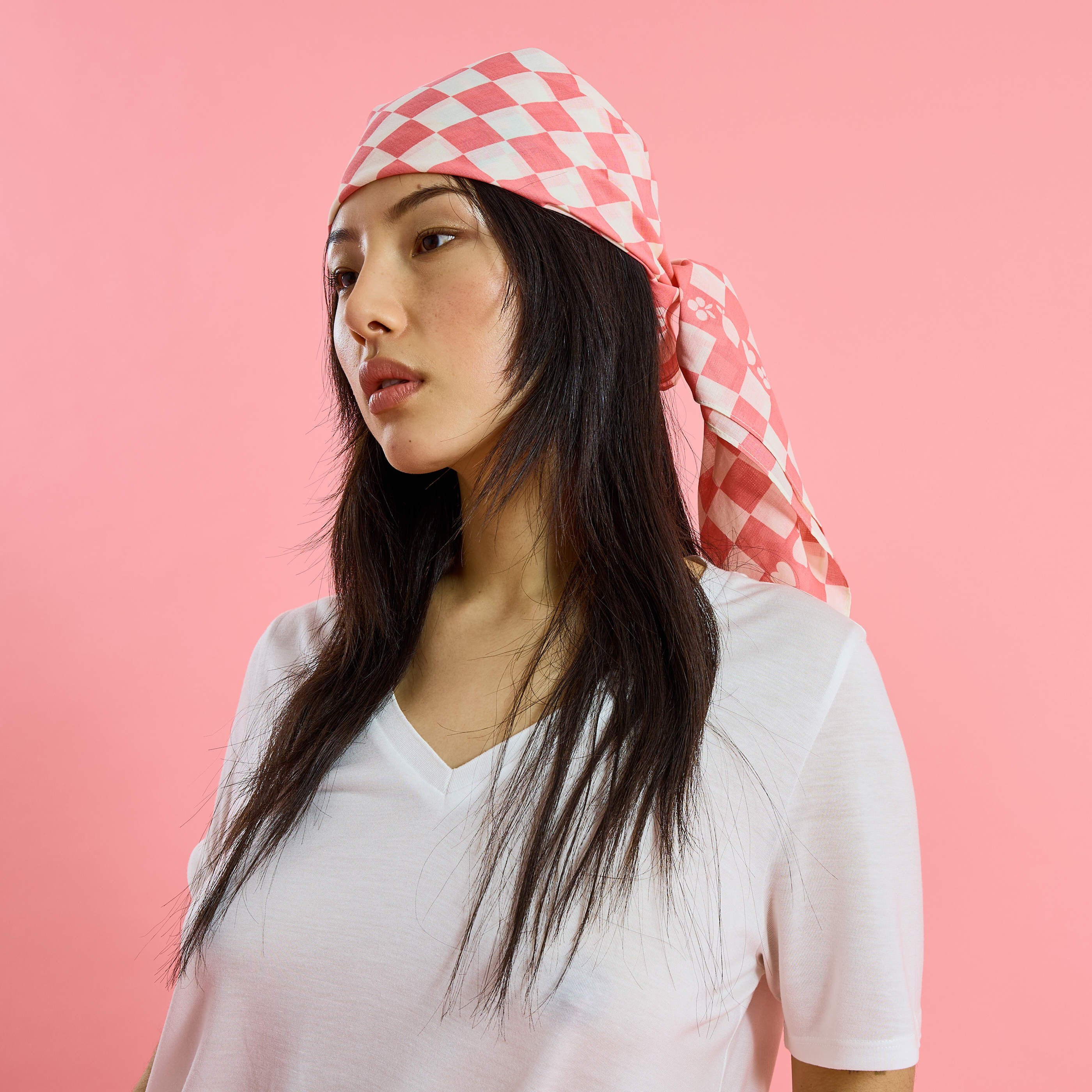 Foulard carr&eacute; &agrave; carreaux femme