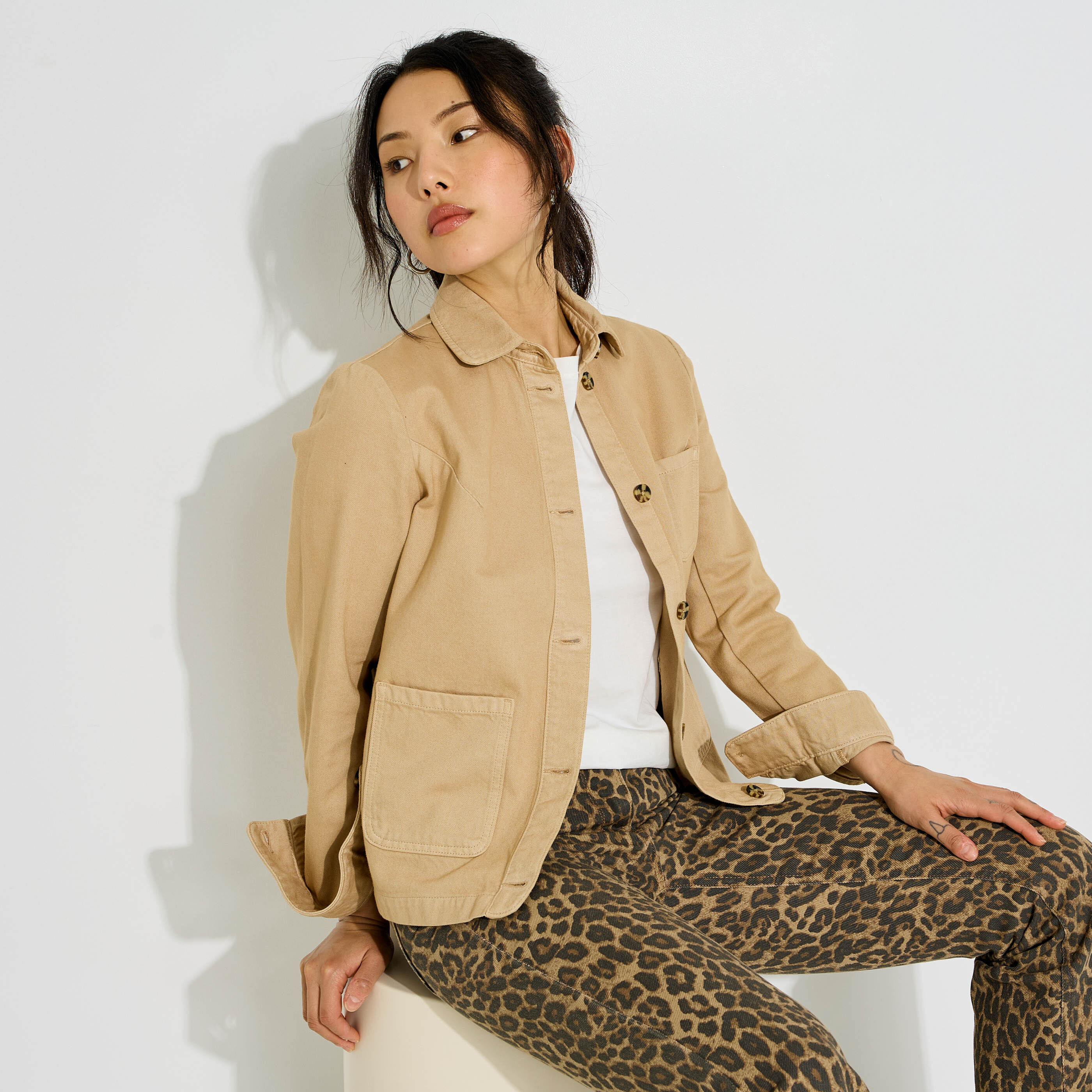 Veste d&eacute;contract&eacute;e col chemise femme