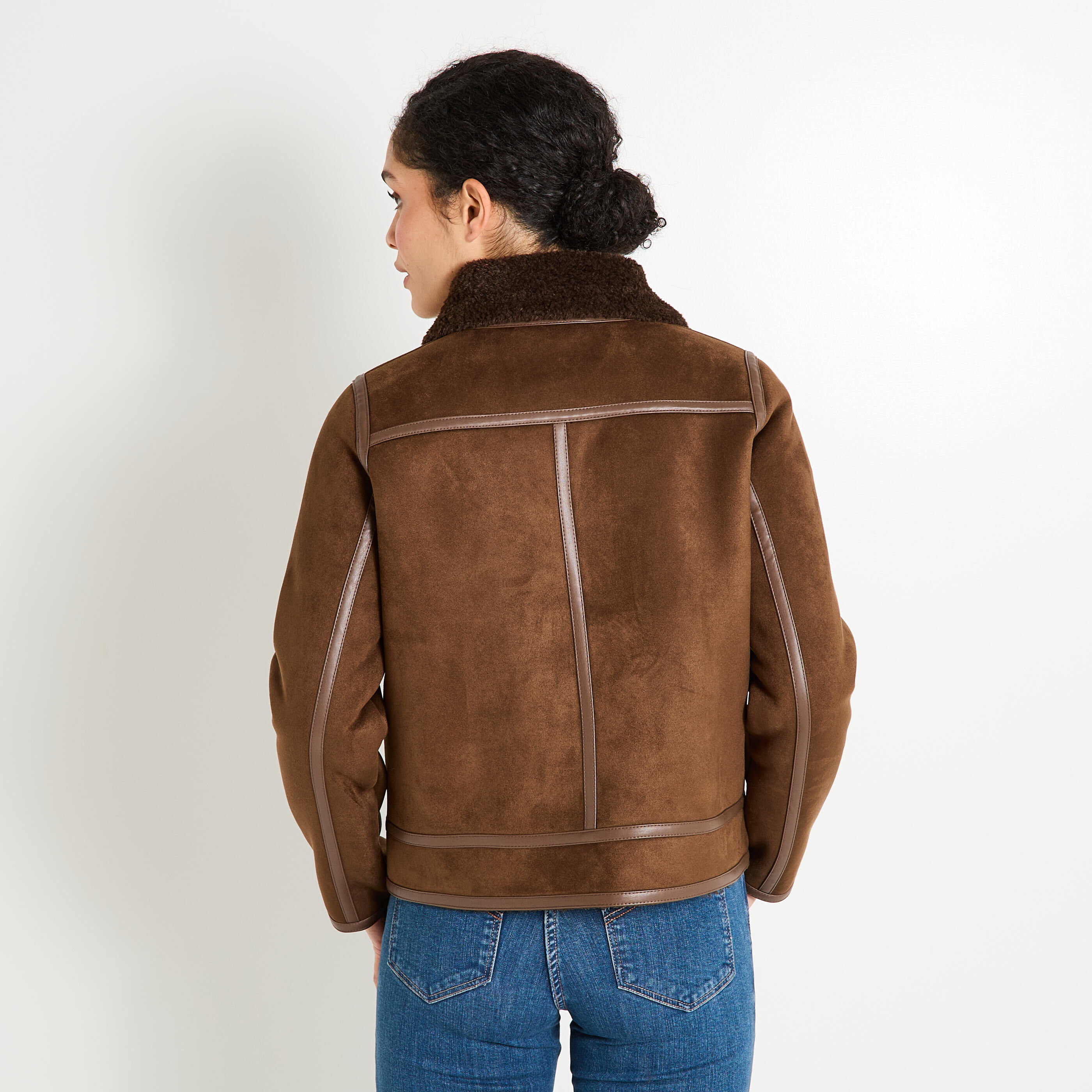 Blouson effet peau lain&eacute;e femme