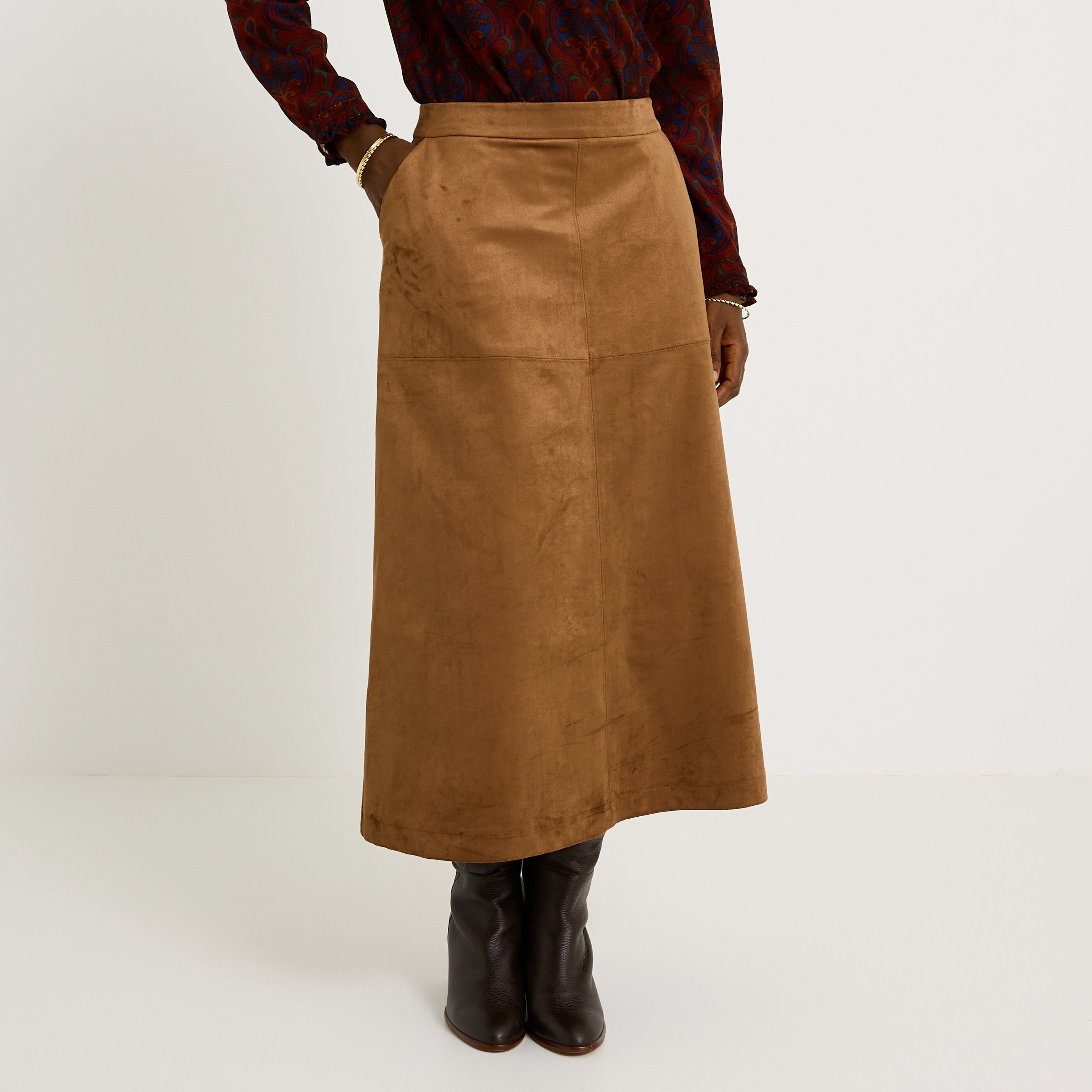 Jupe mi-longue en su&eacute;dine