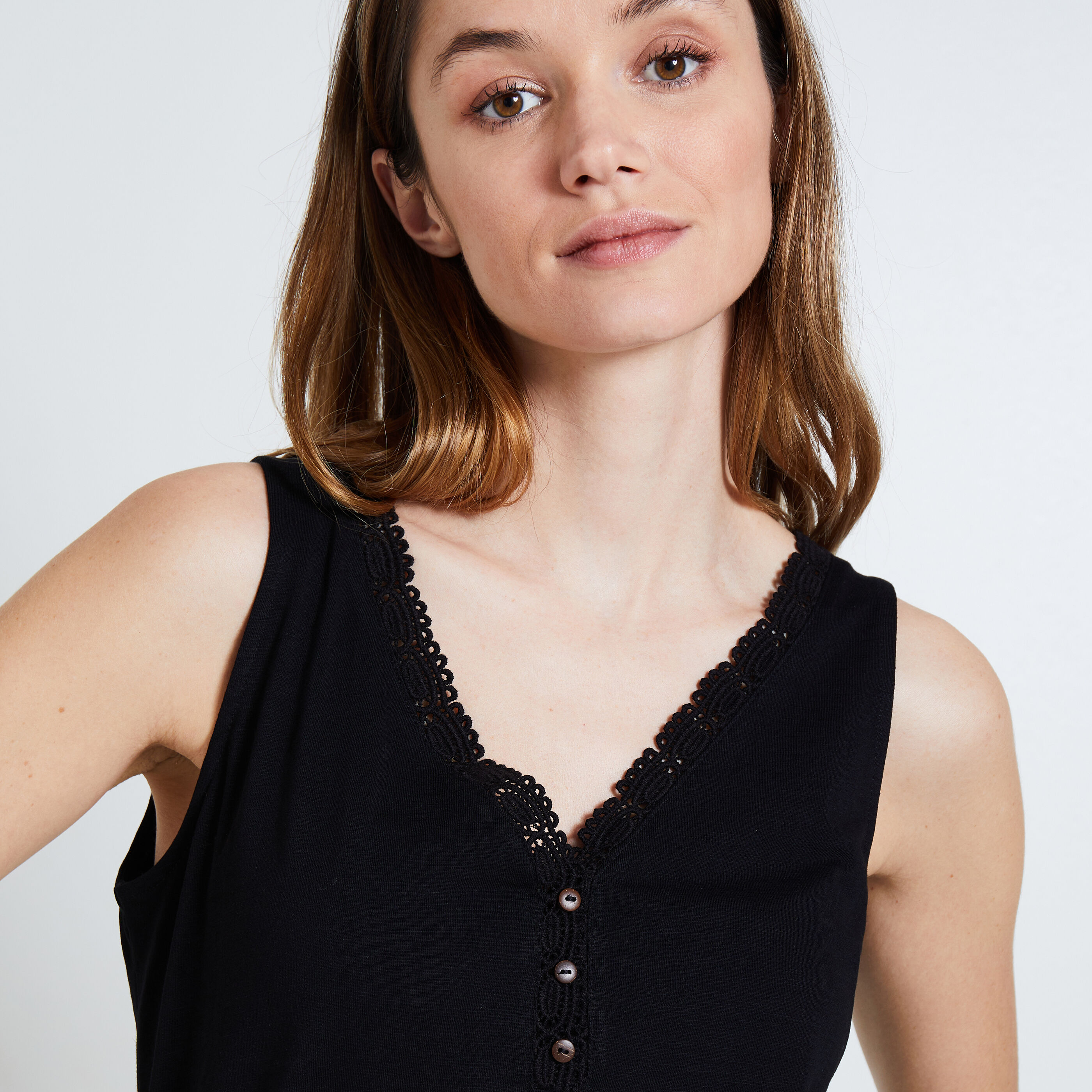 D&eacute;bardeur col V femme