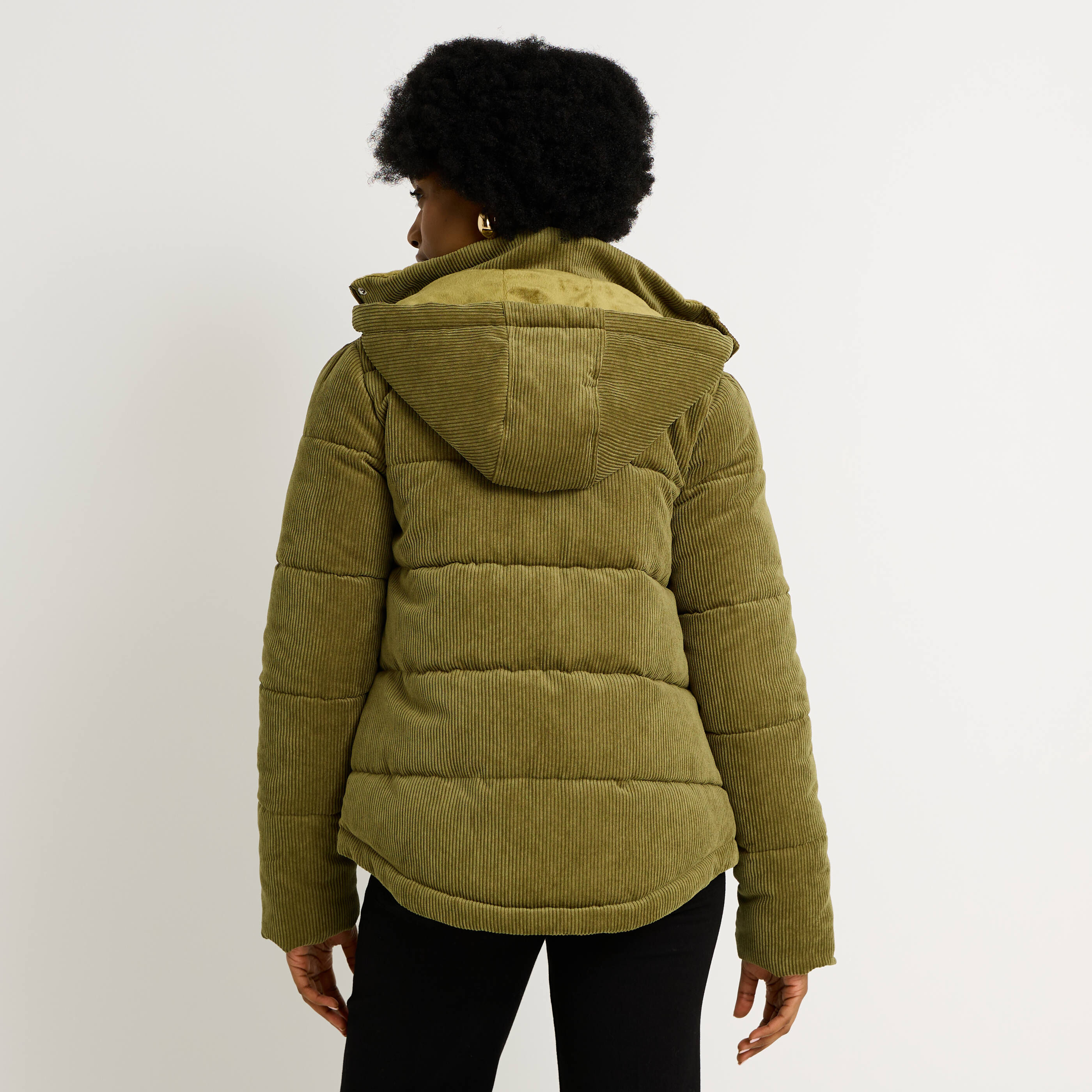 Doudoune en velours &agrave; capuche femme