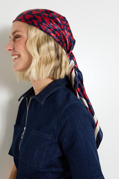 Foulard carré motif cœurs femme