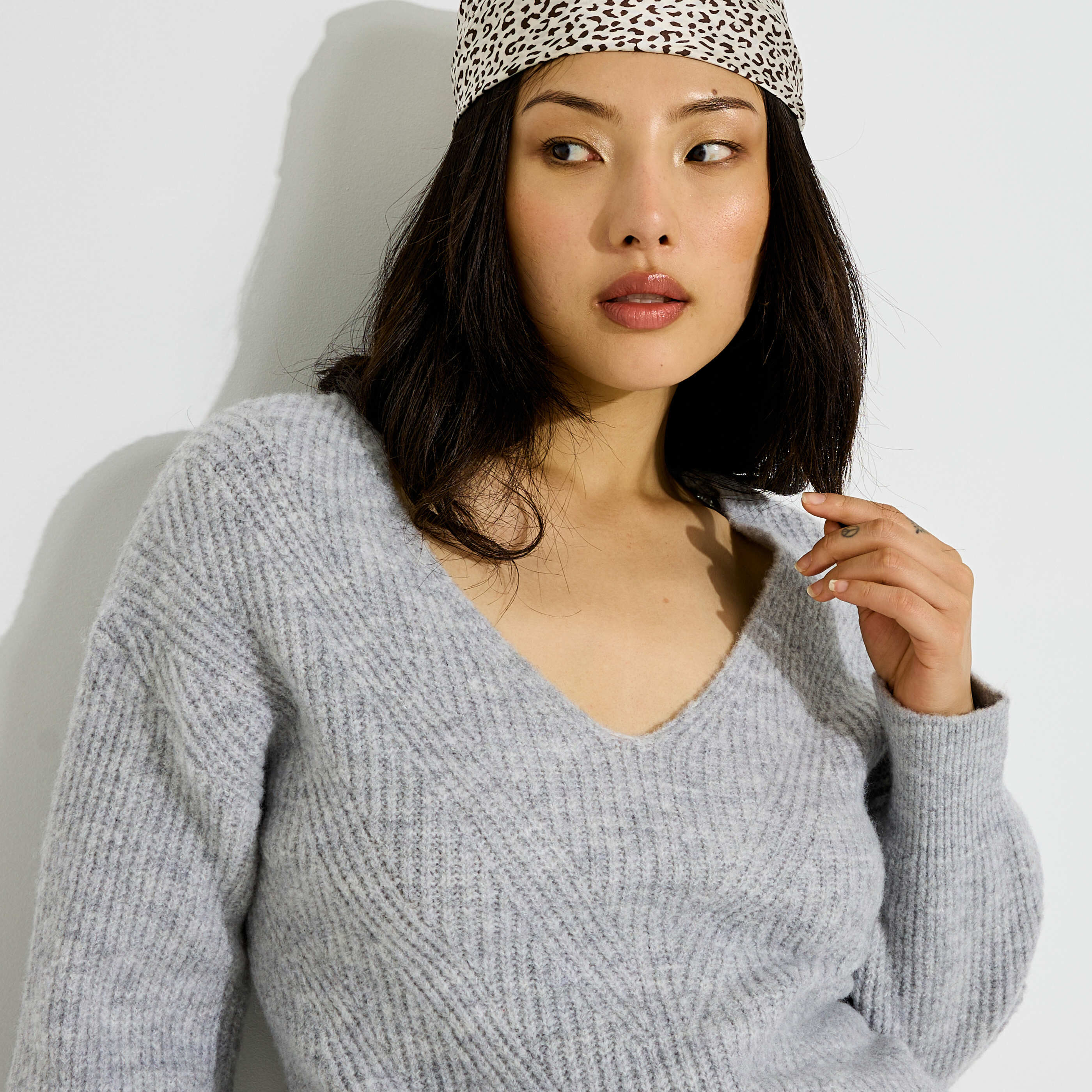 Pull col V motifs chevrons femme