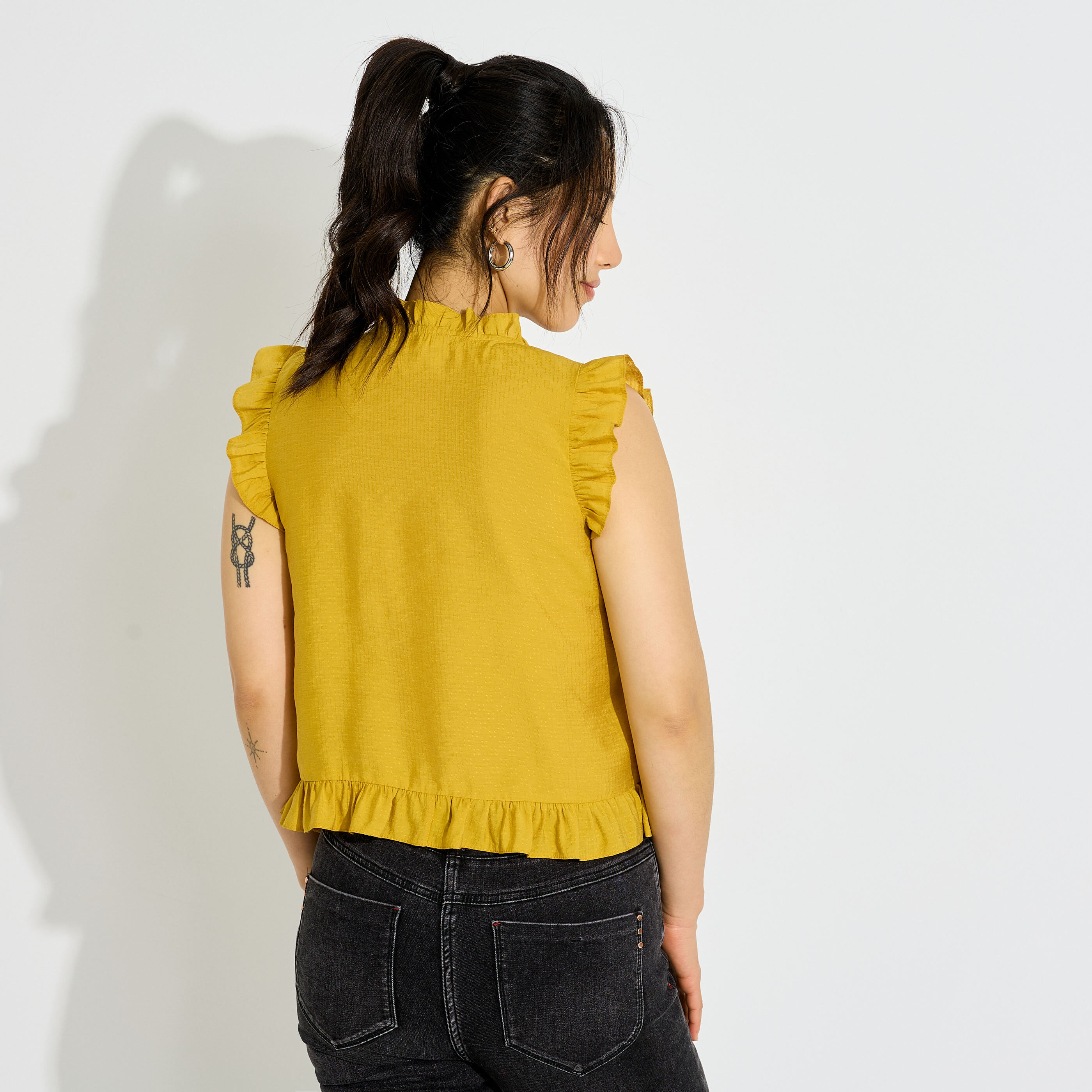 Blouse sans manches &agrave; volants femme