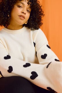 Pull col rond imprimé cœurs femme