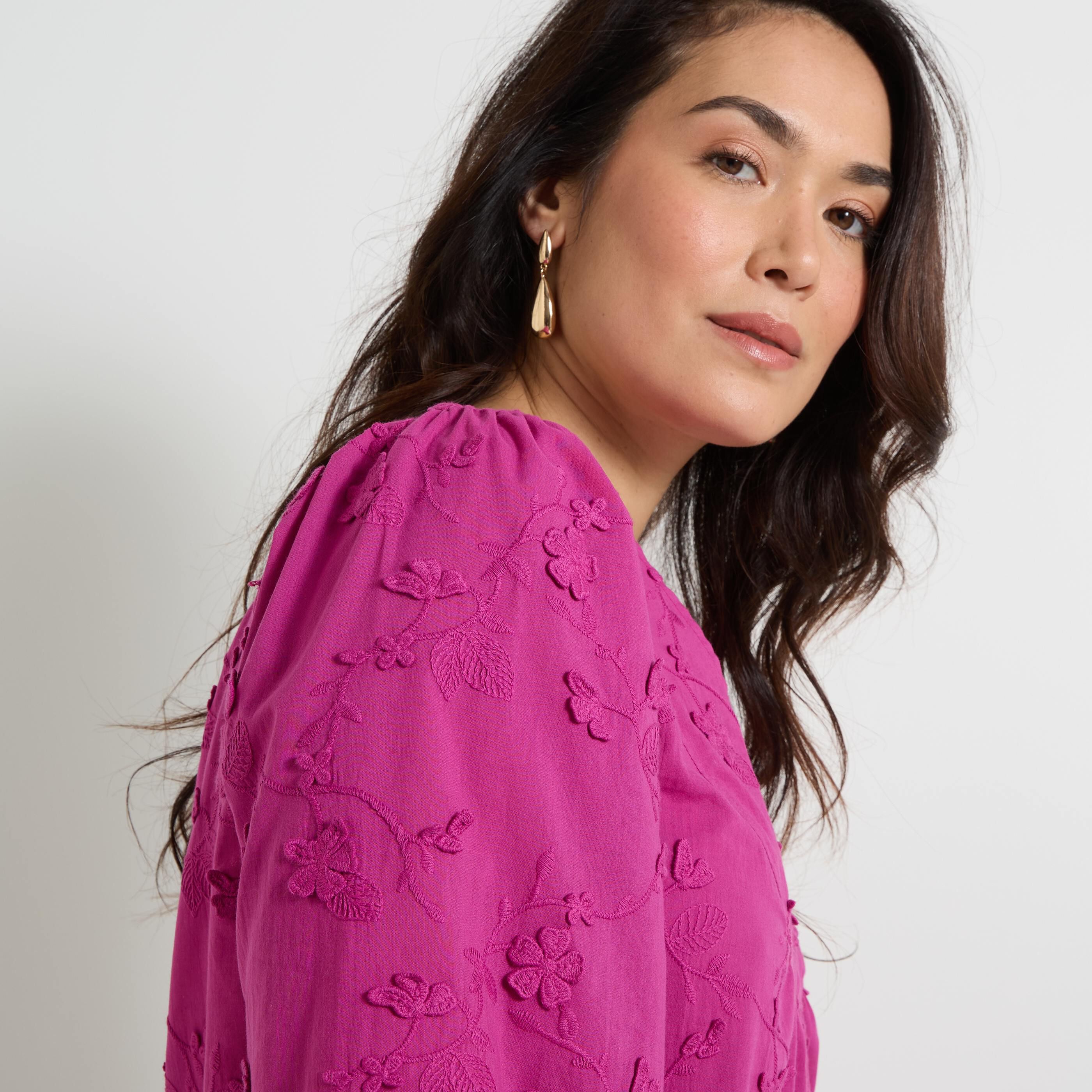 Blouse brod&eacute;e femme