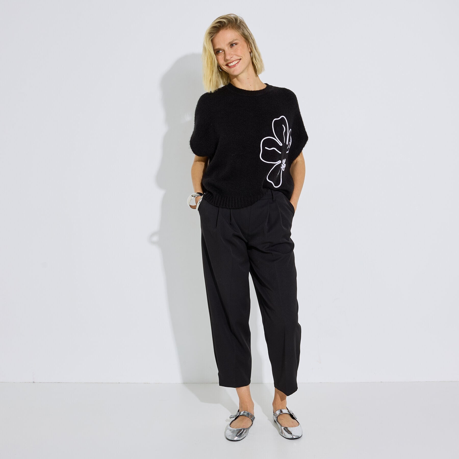 Pull sans manches motif fleur femme