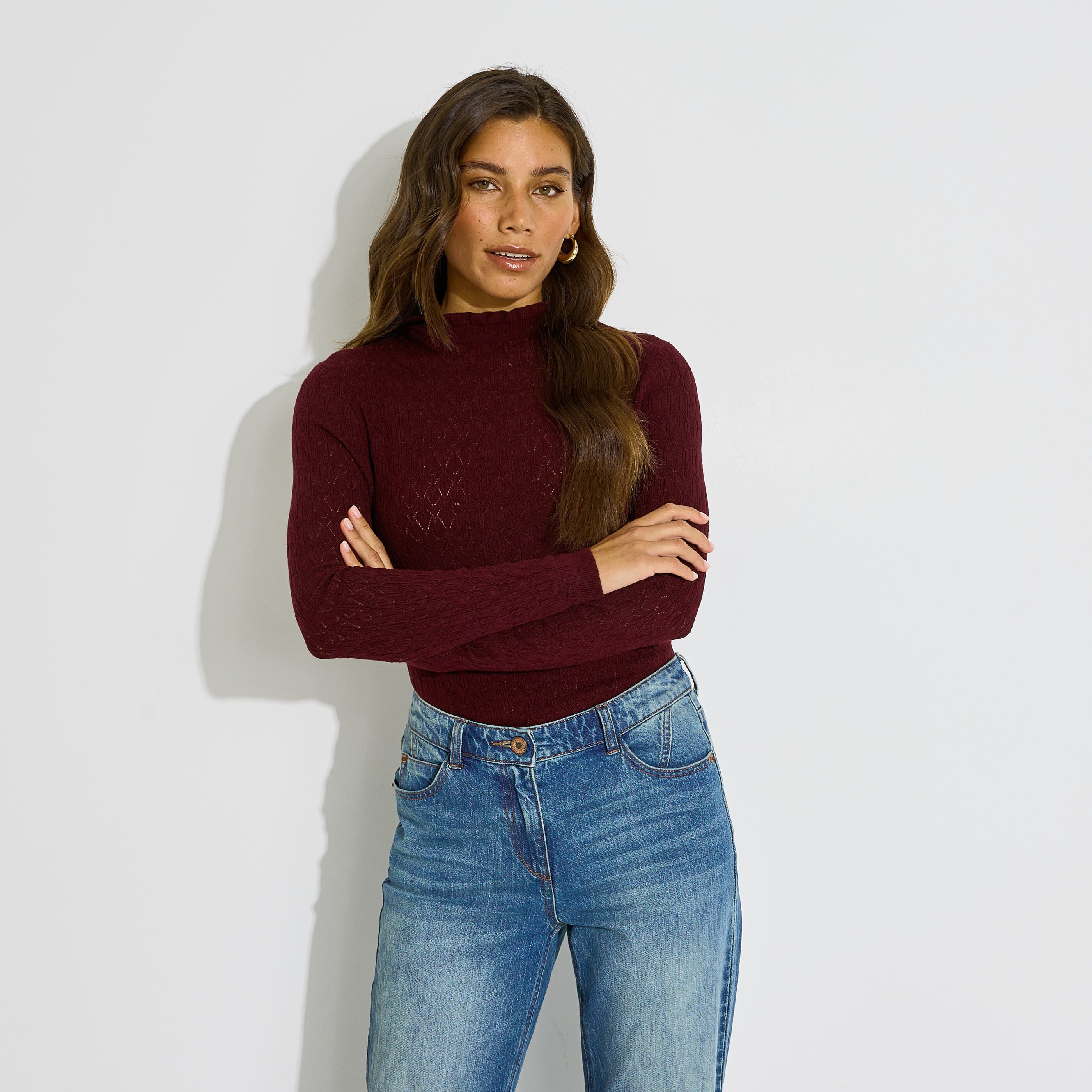 Pull maille ajour&eacute;e col montant femme