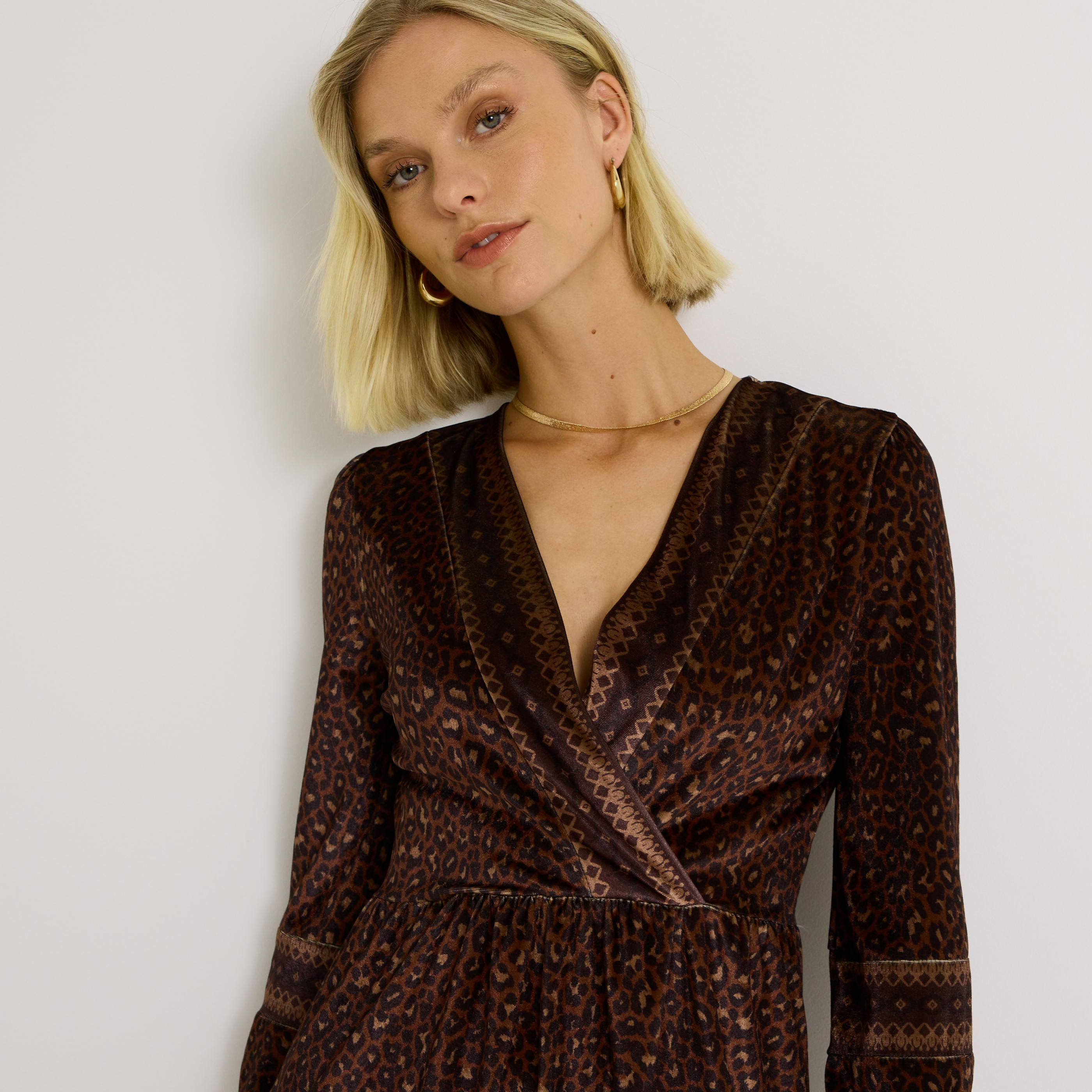 Robe en velours imprim&eacute; l&eacute;opard