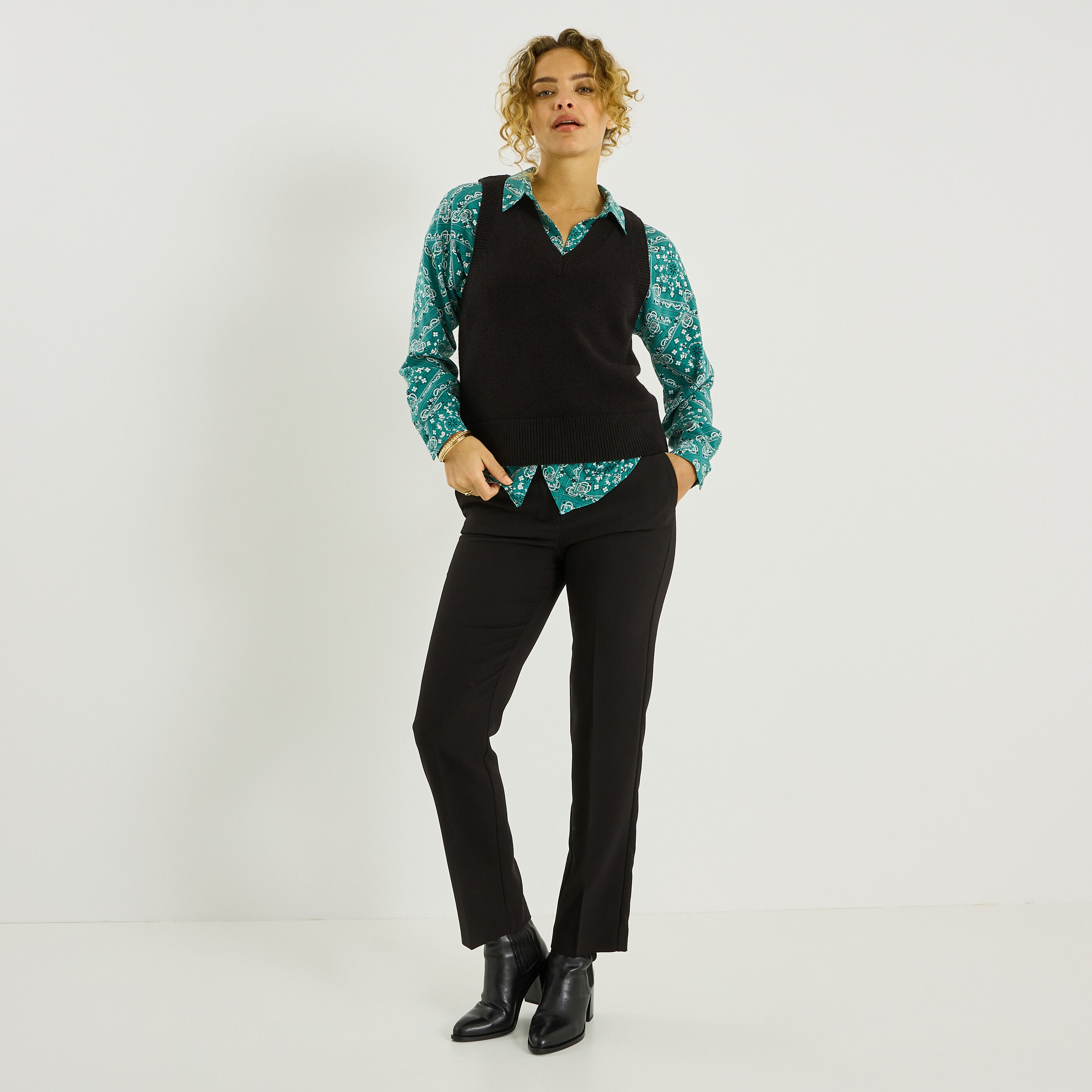 Pull col V sans manches femme