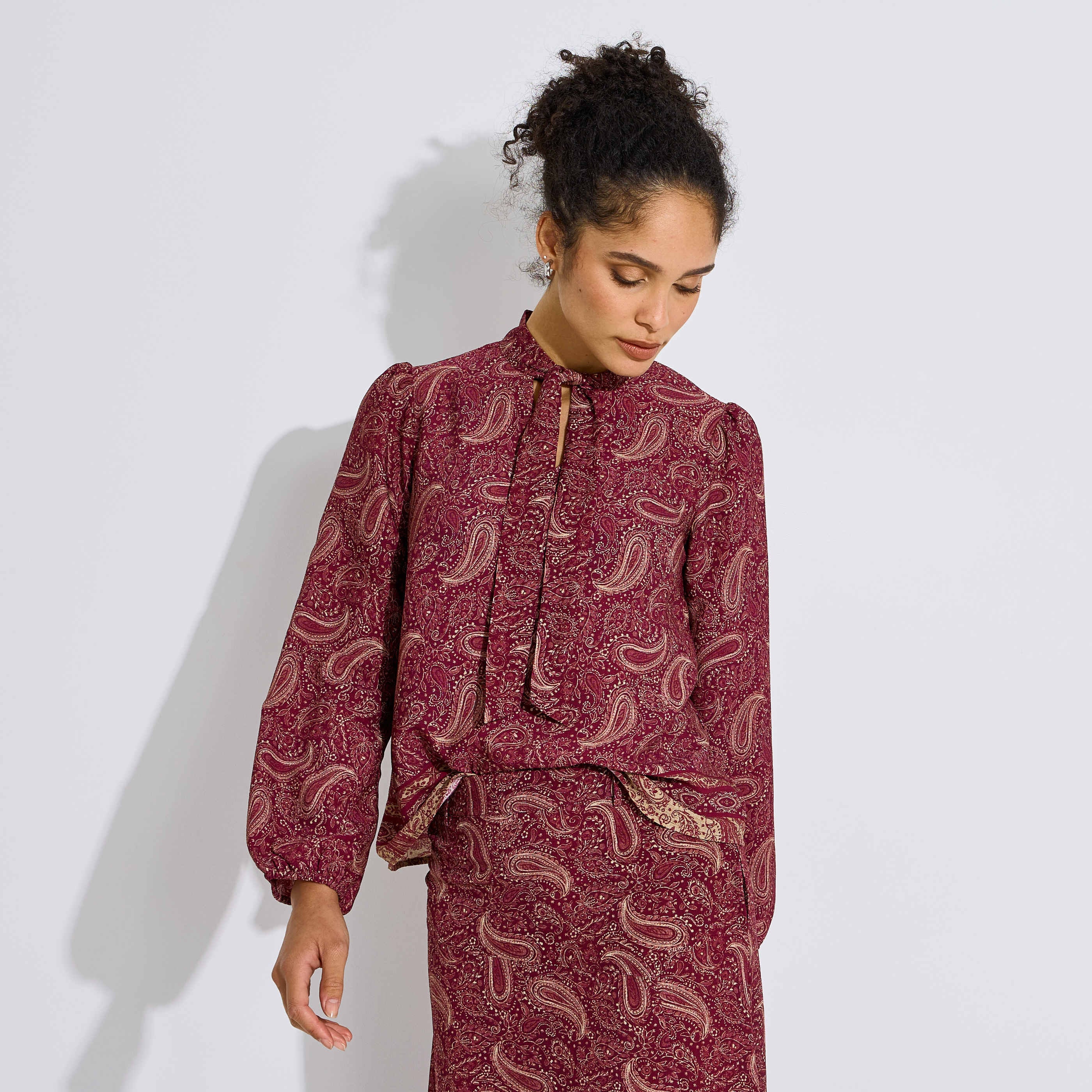 Blouse motif cachemire lavalli&egrave;re femme