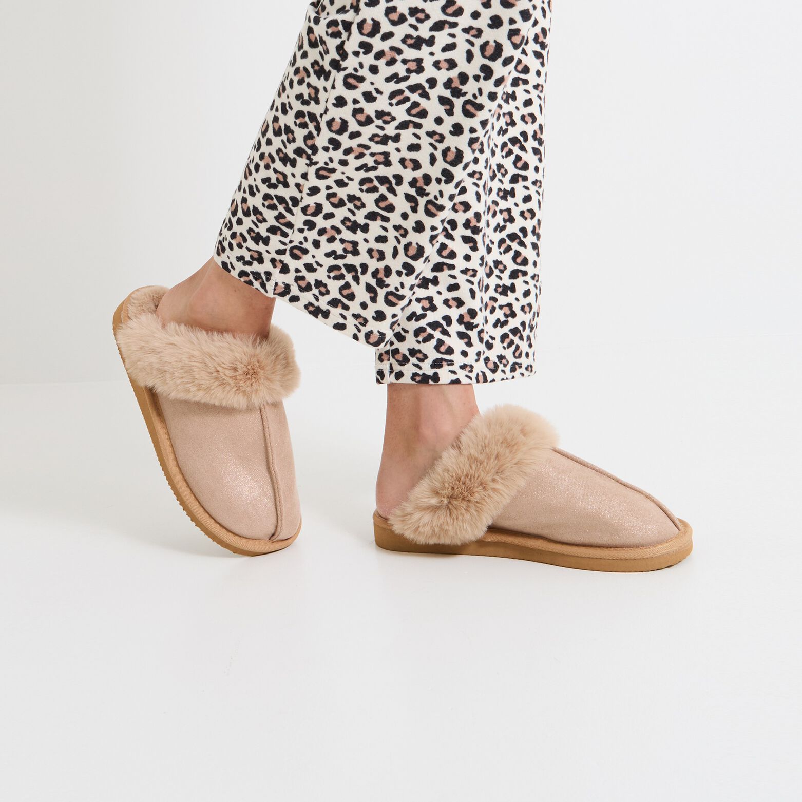 Chaussons doux femme