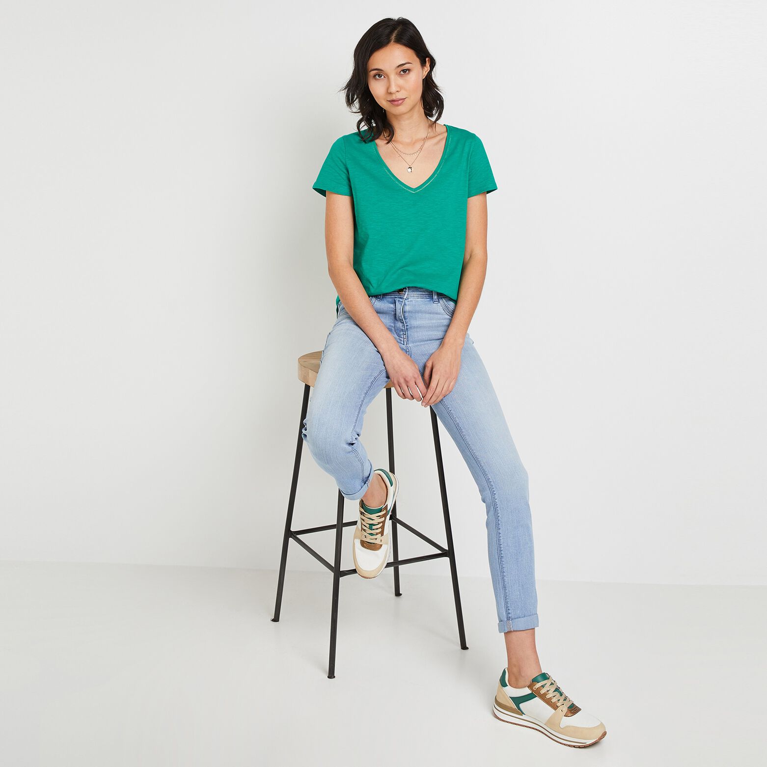 T-shirt manches courtes V femme
