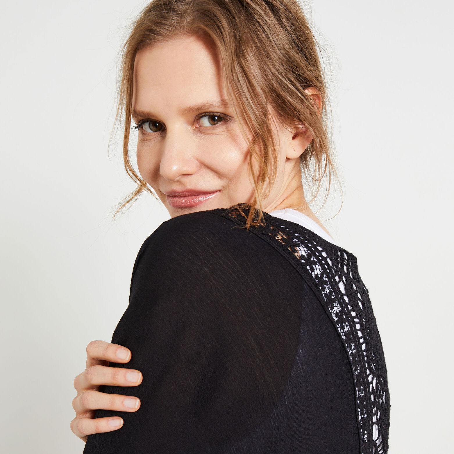 Paréo broderie femme