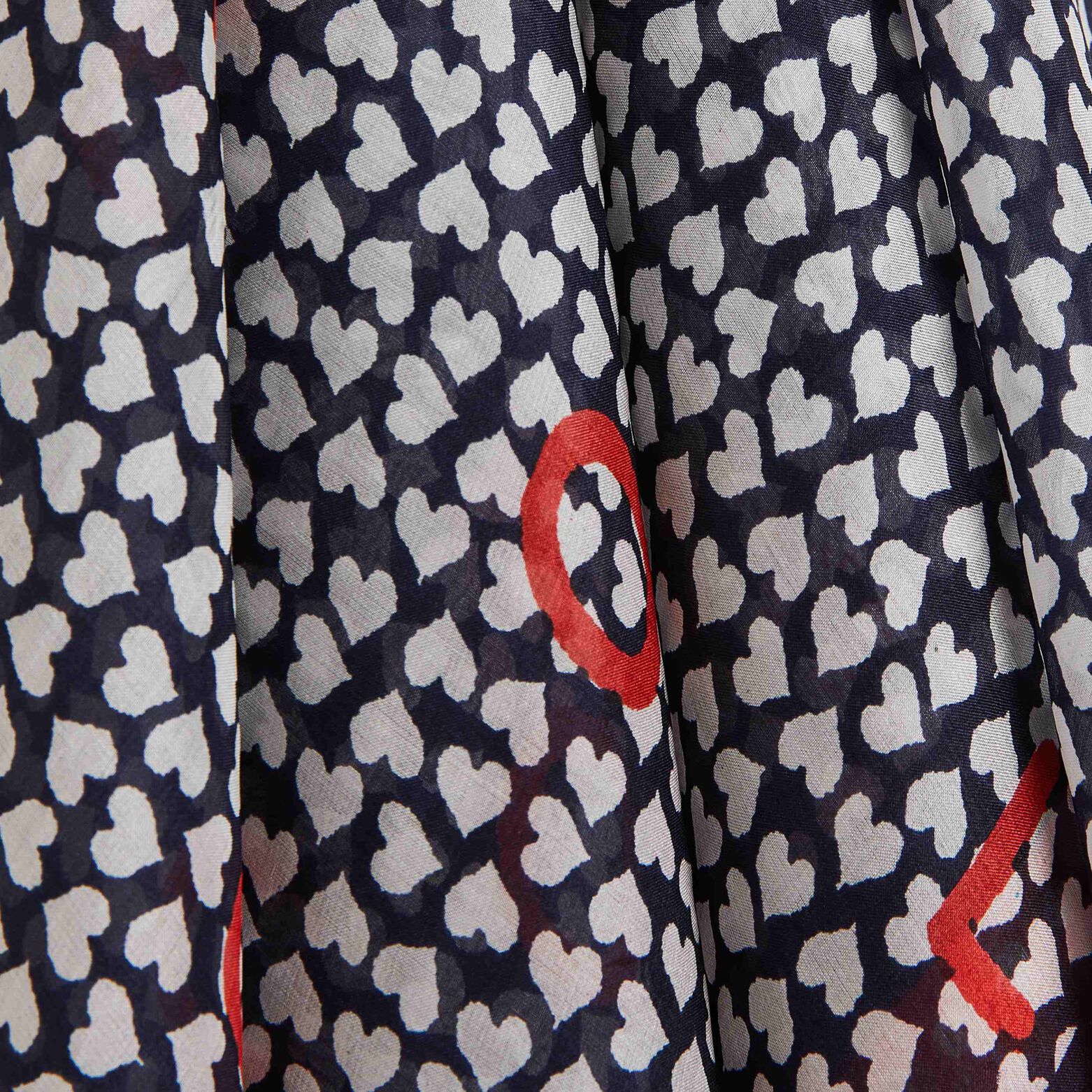 Foulard en soie imprimé coeurs