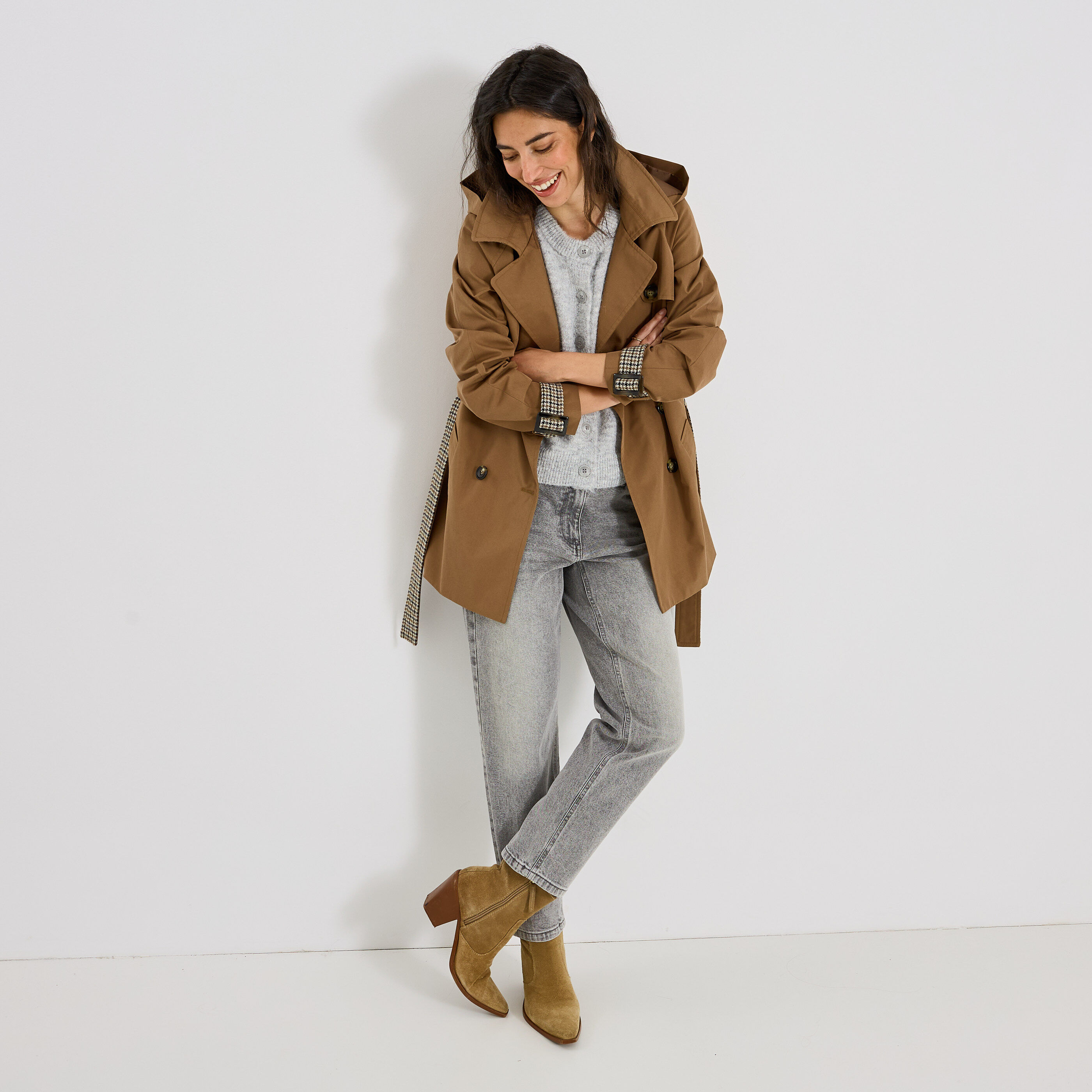 Trench mi-long &agrave; capuche femme