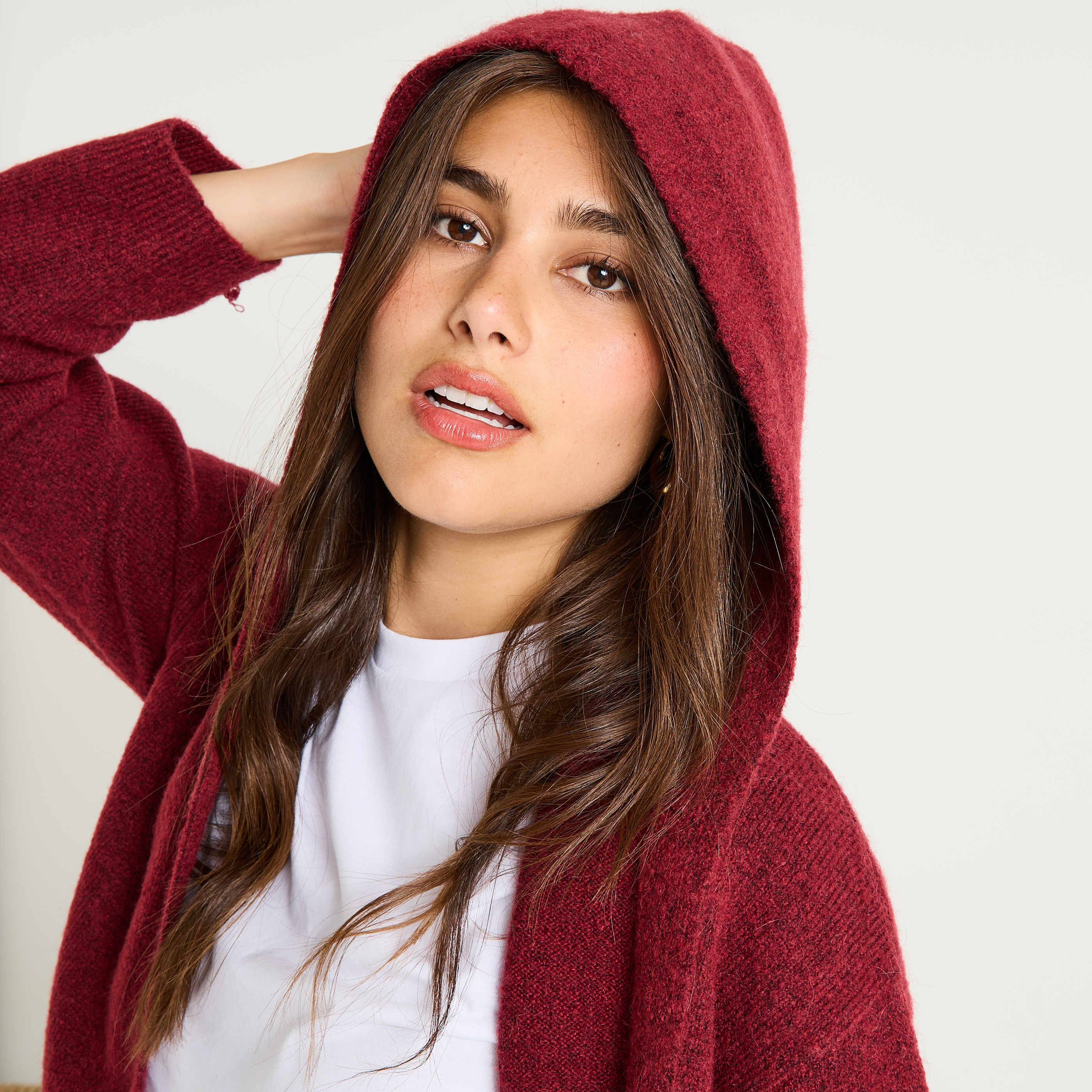 Gilet mi-long &agrave; capuche femme