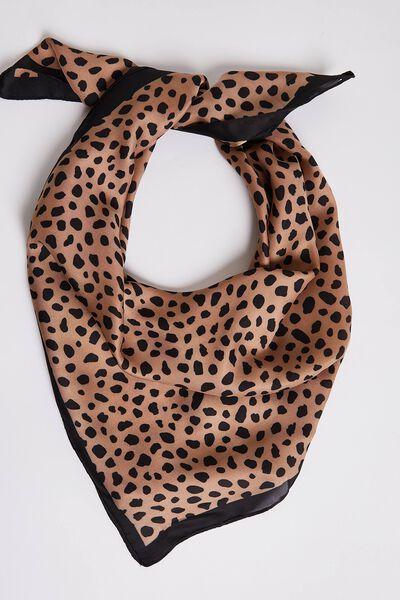 Foulard carré satin léopard femme