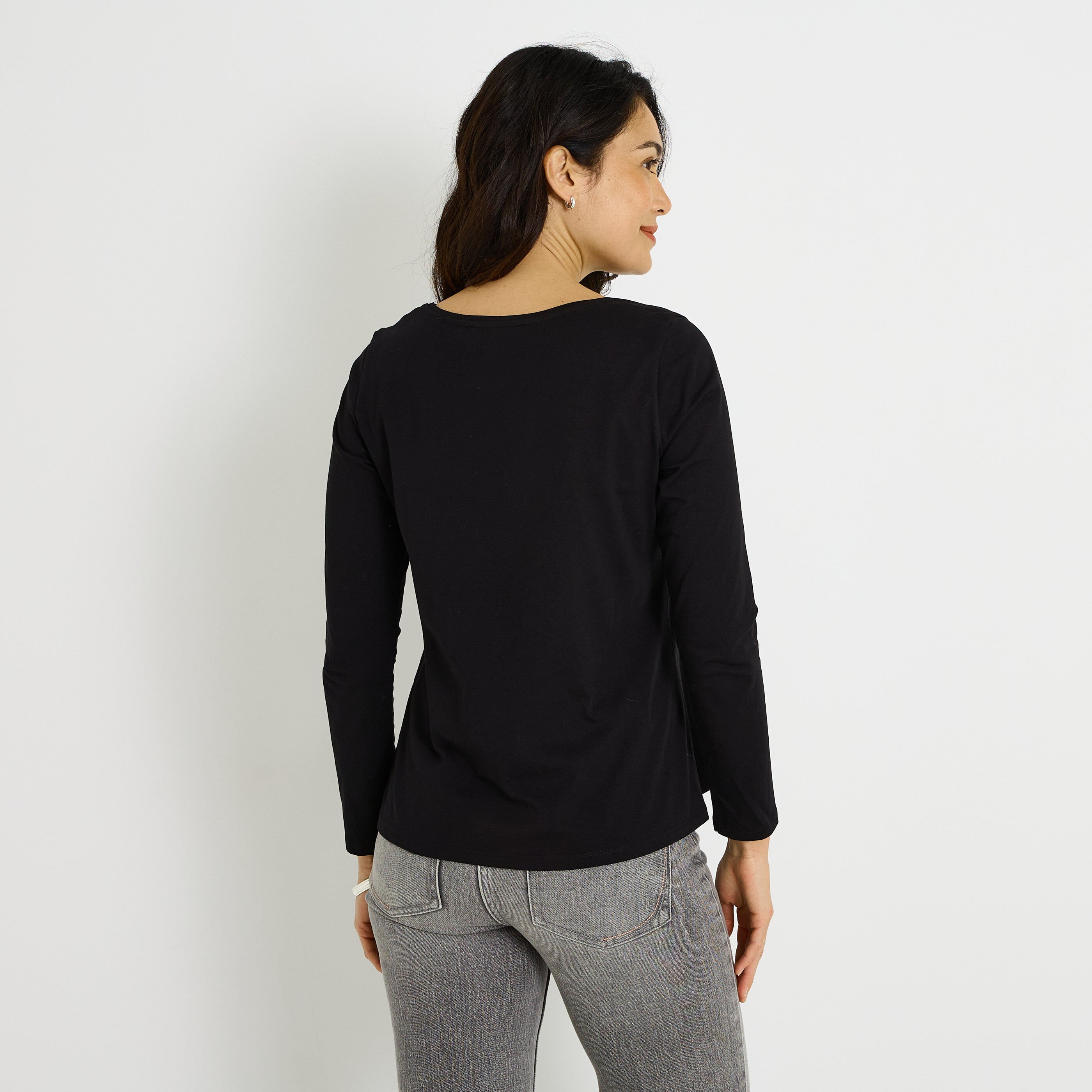 T-shirt uni avec c&oelig;ur brod&eacute; femme