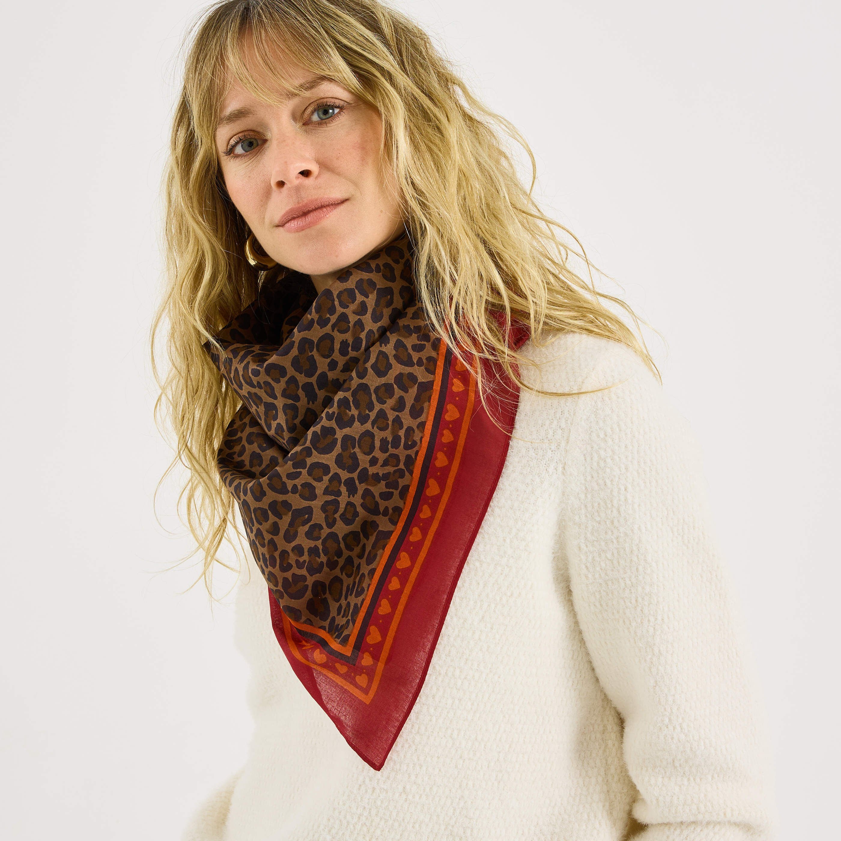 Foulard carr&eacute; imprim&eacute; l&eacute;opard femme