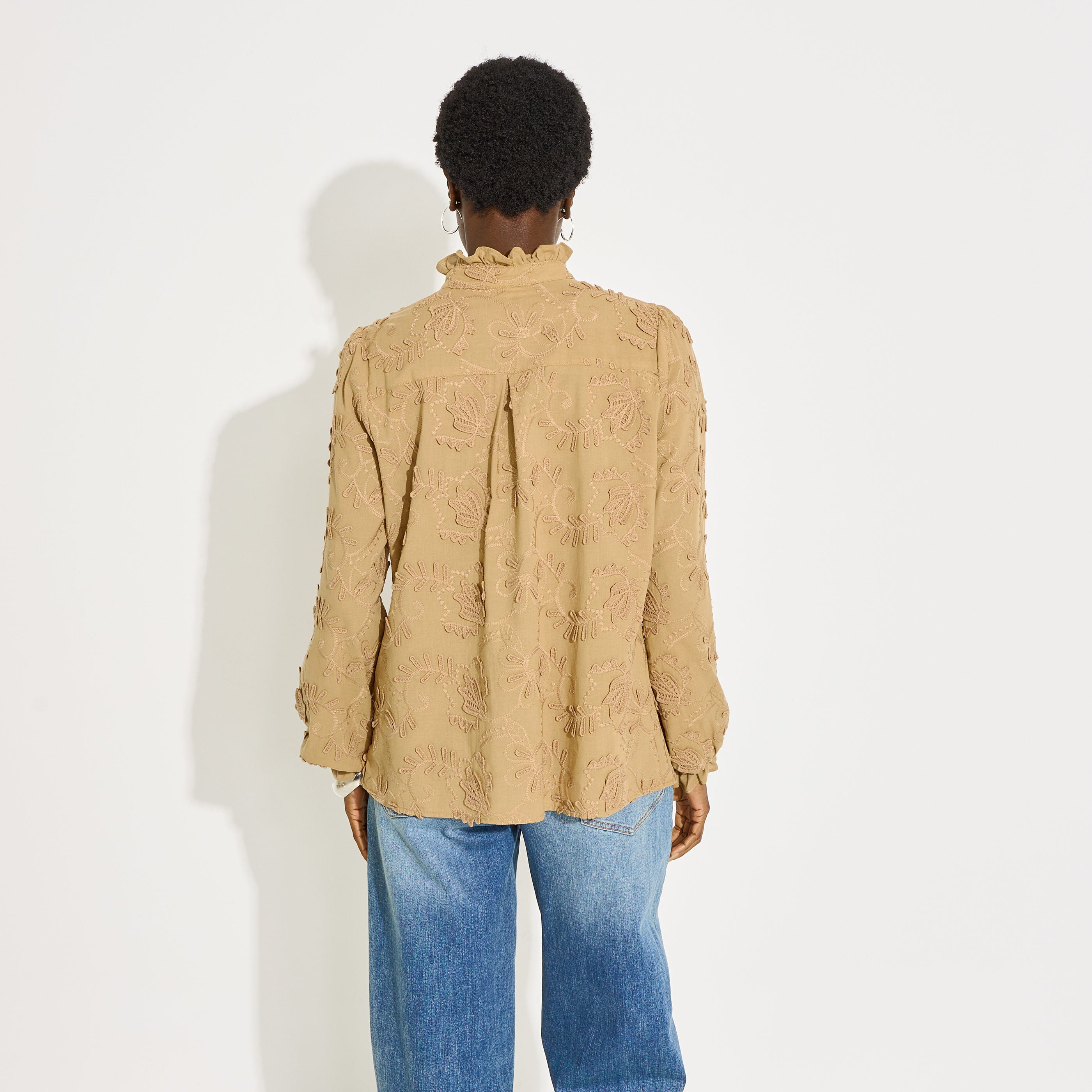 Blouse broderie anglaise col haut femme