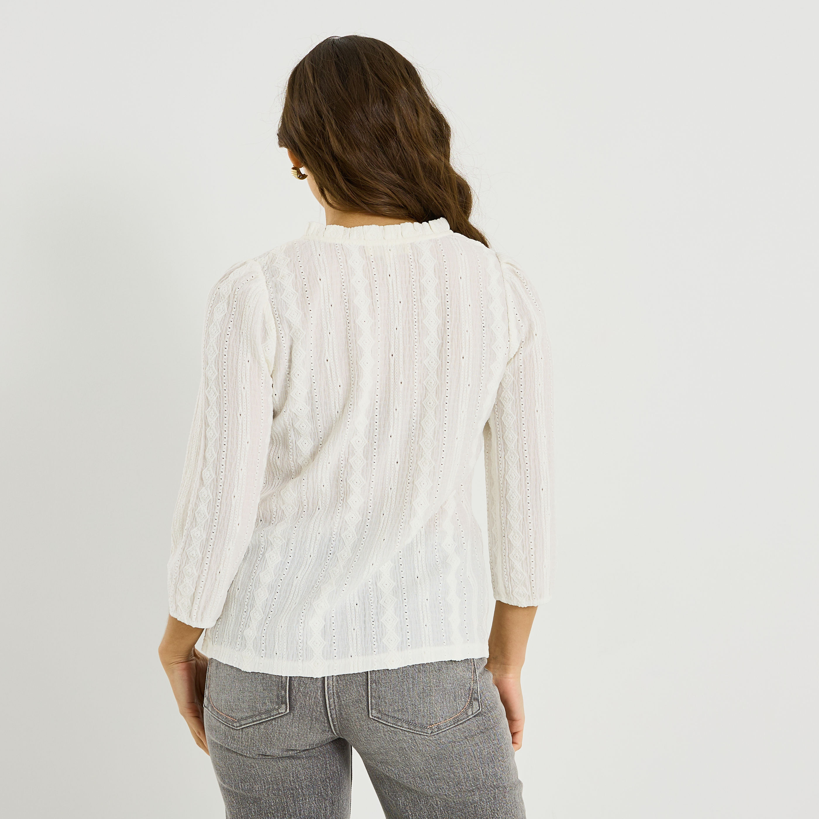 Blouse en maille ajour&eacute;e femme