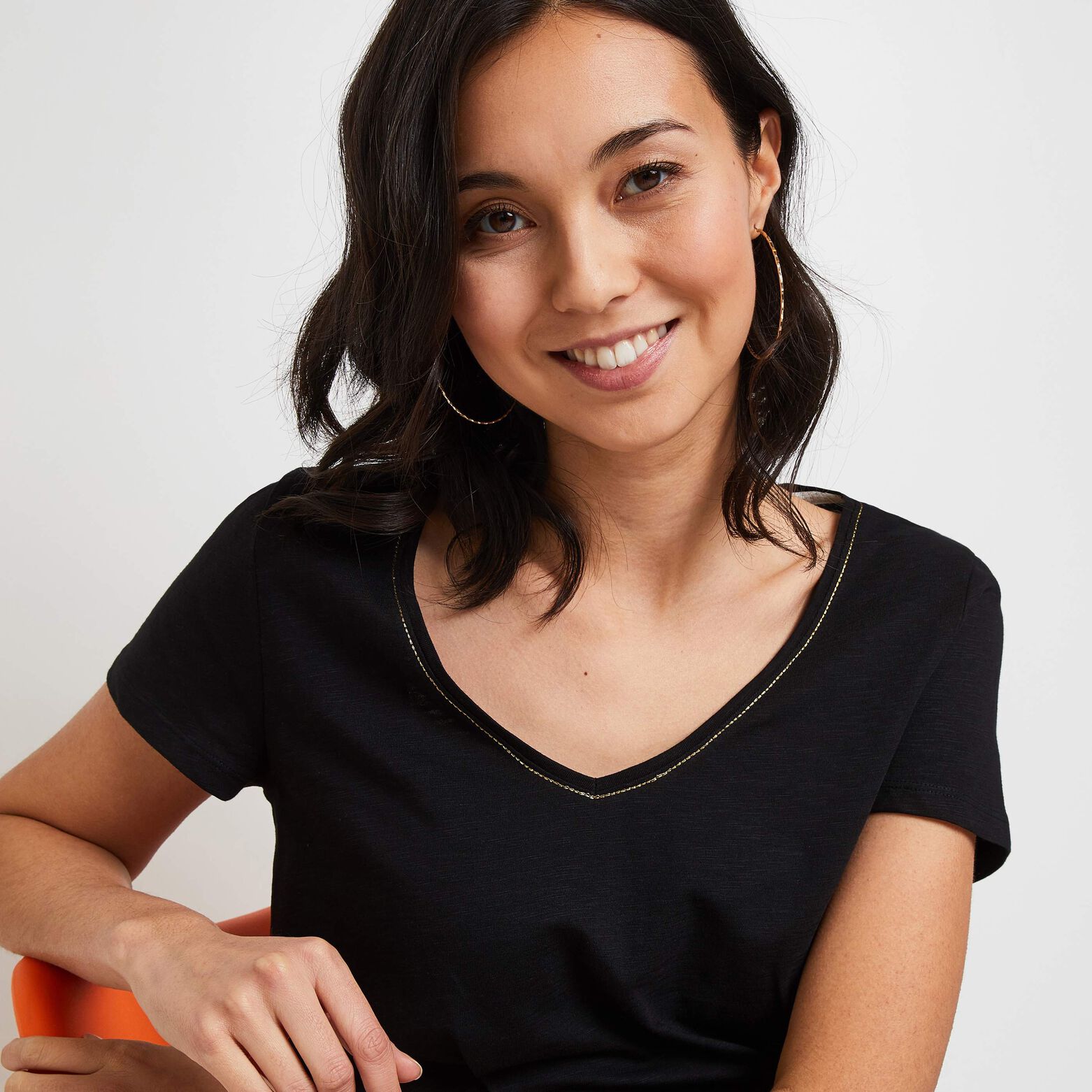 T-shirt manches courtes V femme