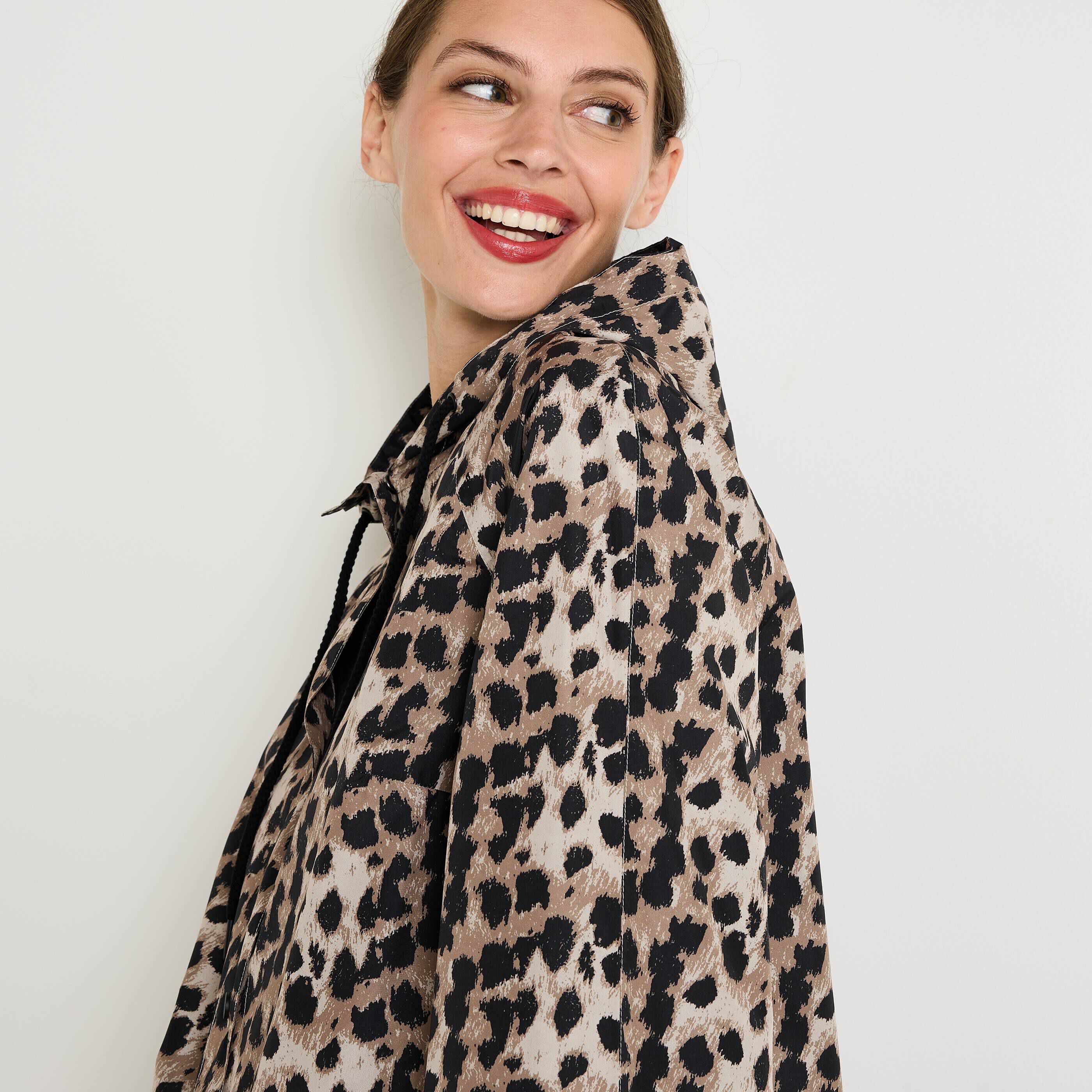 Cir&eacute; &agrave; capuche motif l&eacute;opard femme