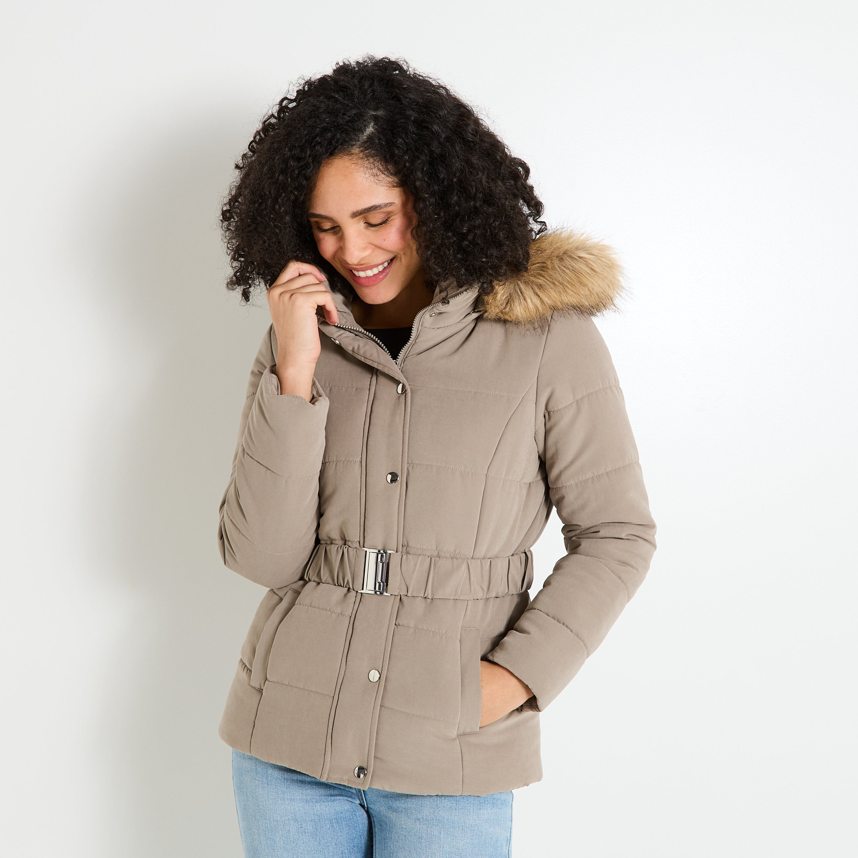 Doudoune courte ceintur&eacute;e femme