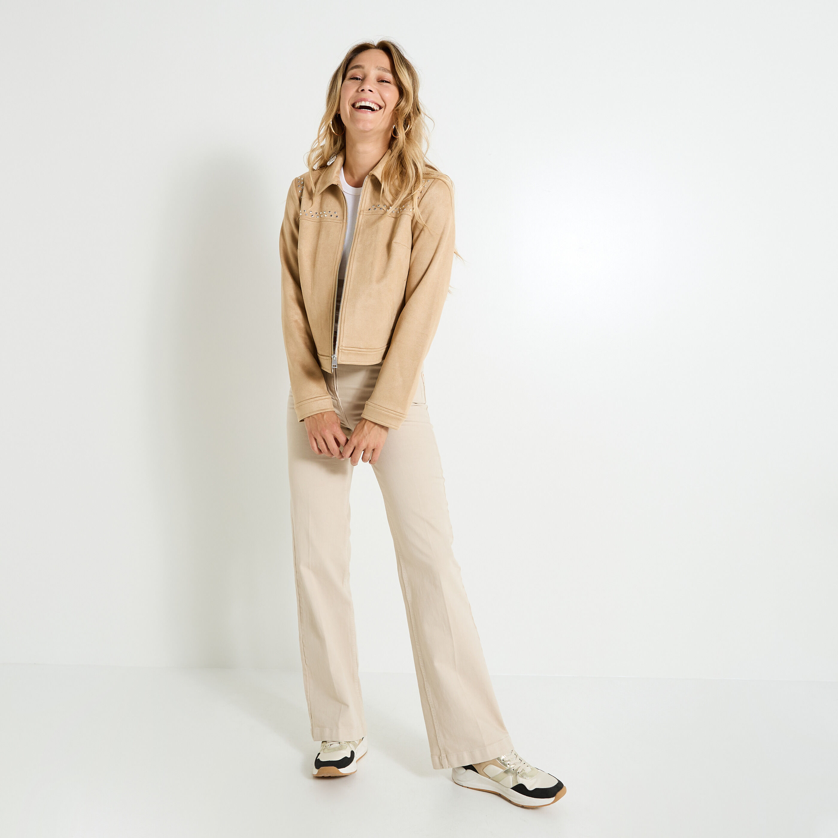 Blouson en su&eacute;dine avec clous femme