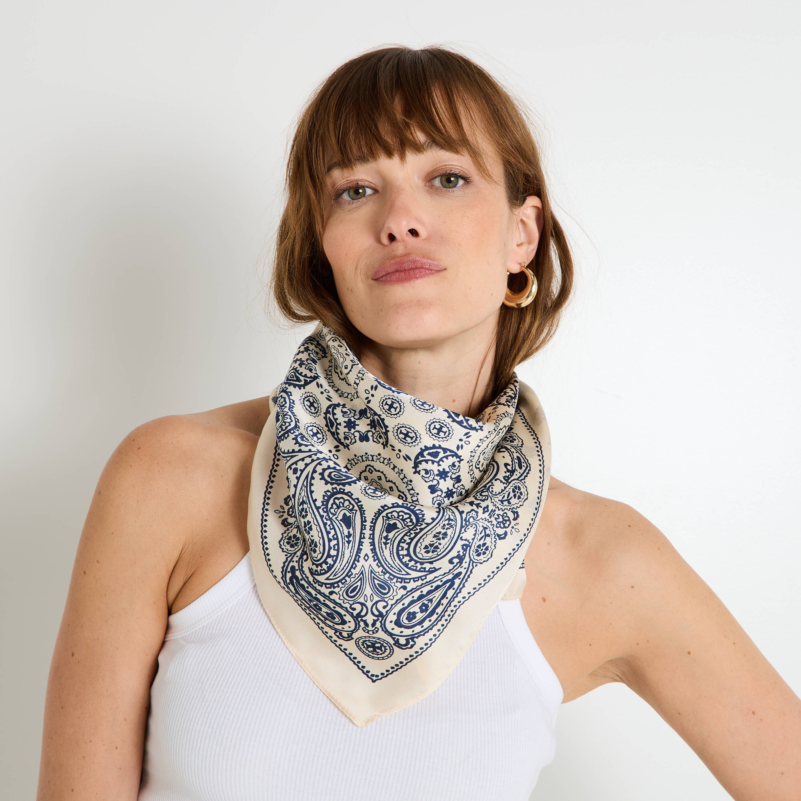 Foulard carr&eacute; imprim&eacute; en satin femme