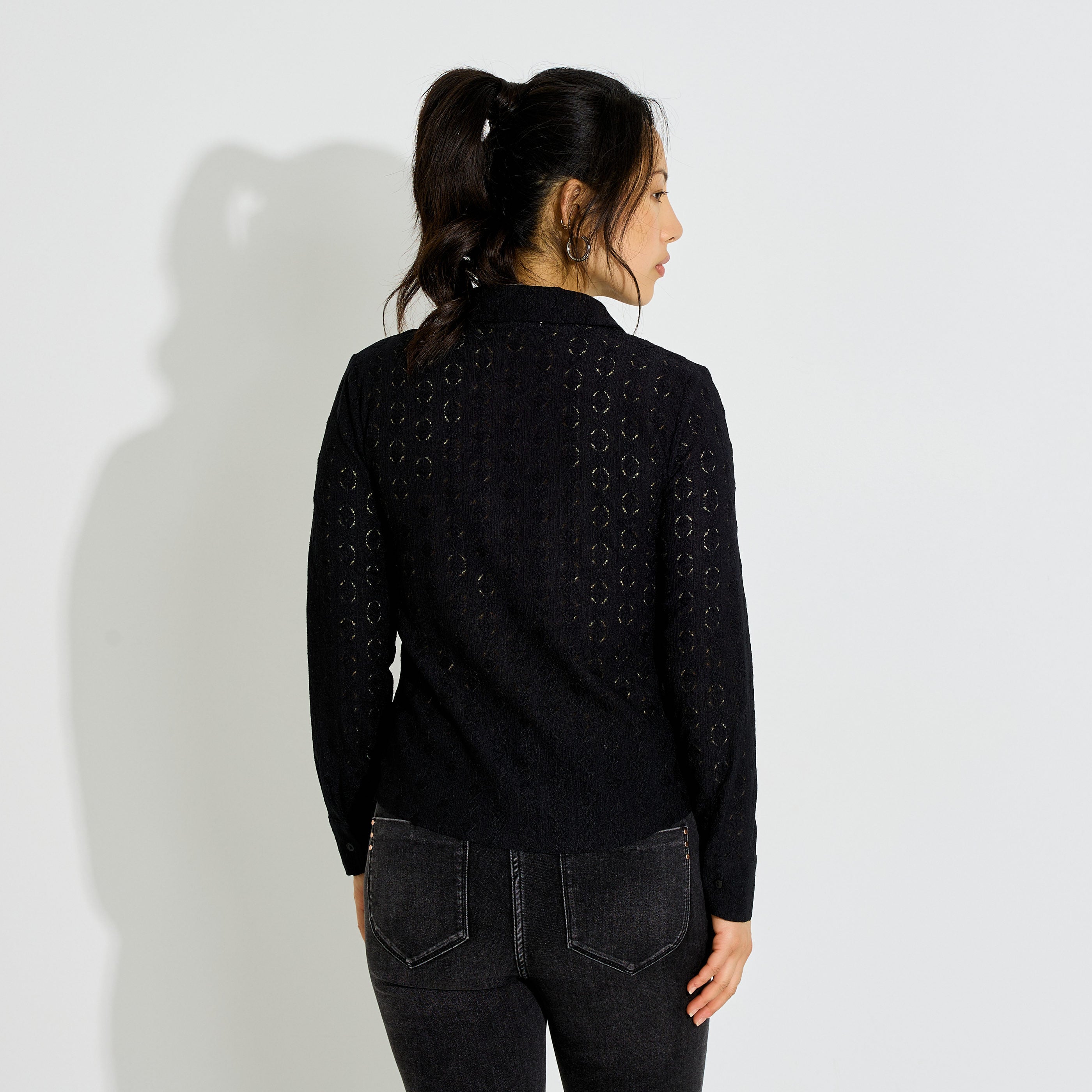 Chemise maille ajour&eacute;e femme