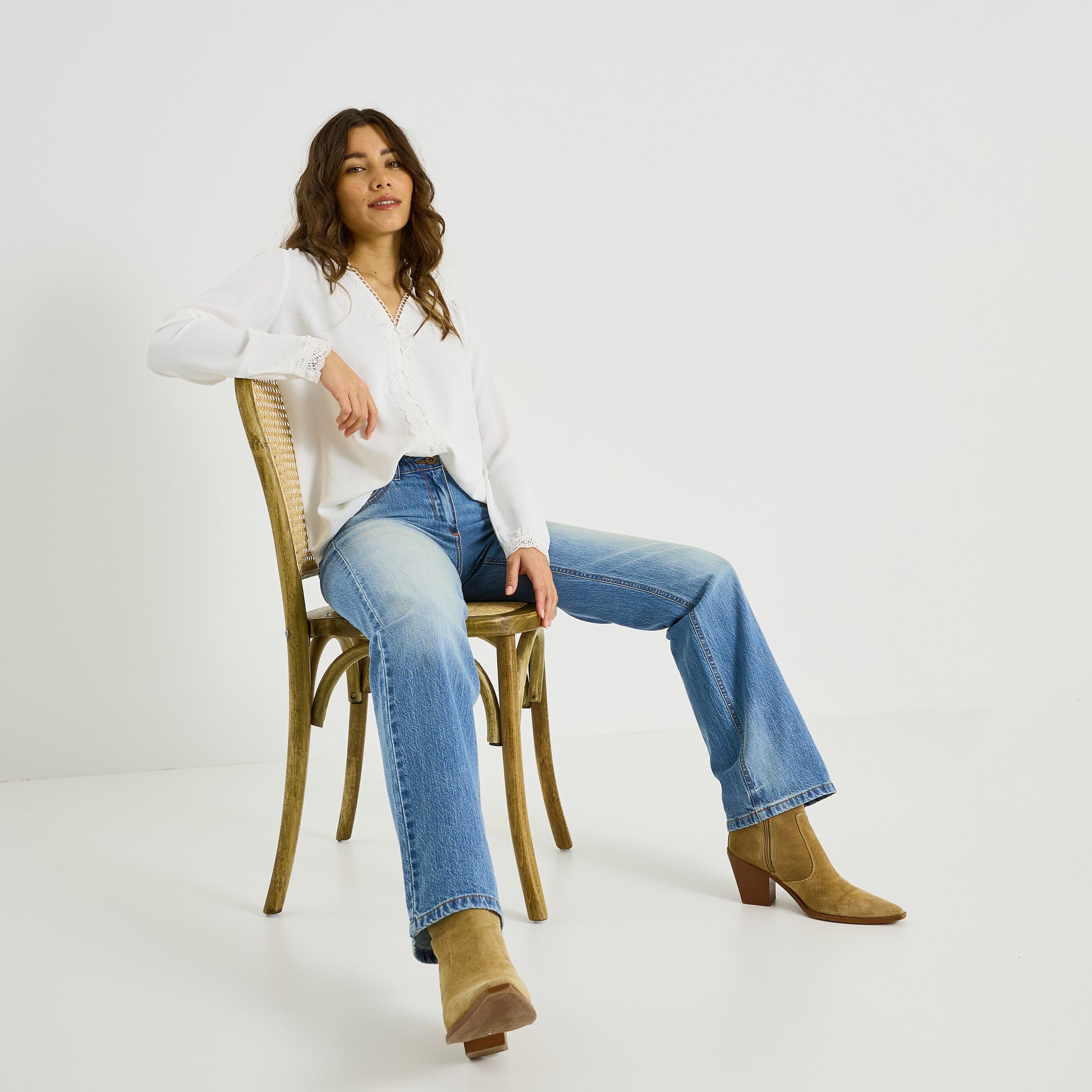 Blouse unie &agrave; d&eacute;tails ajour&eacute;s femme