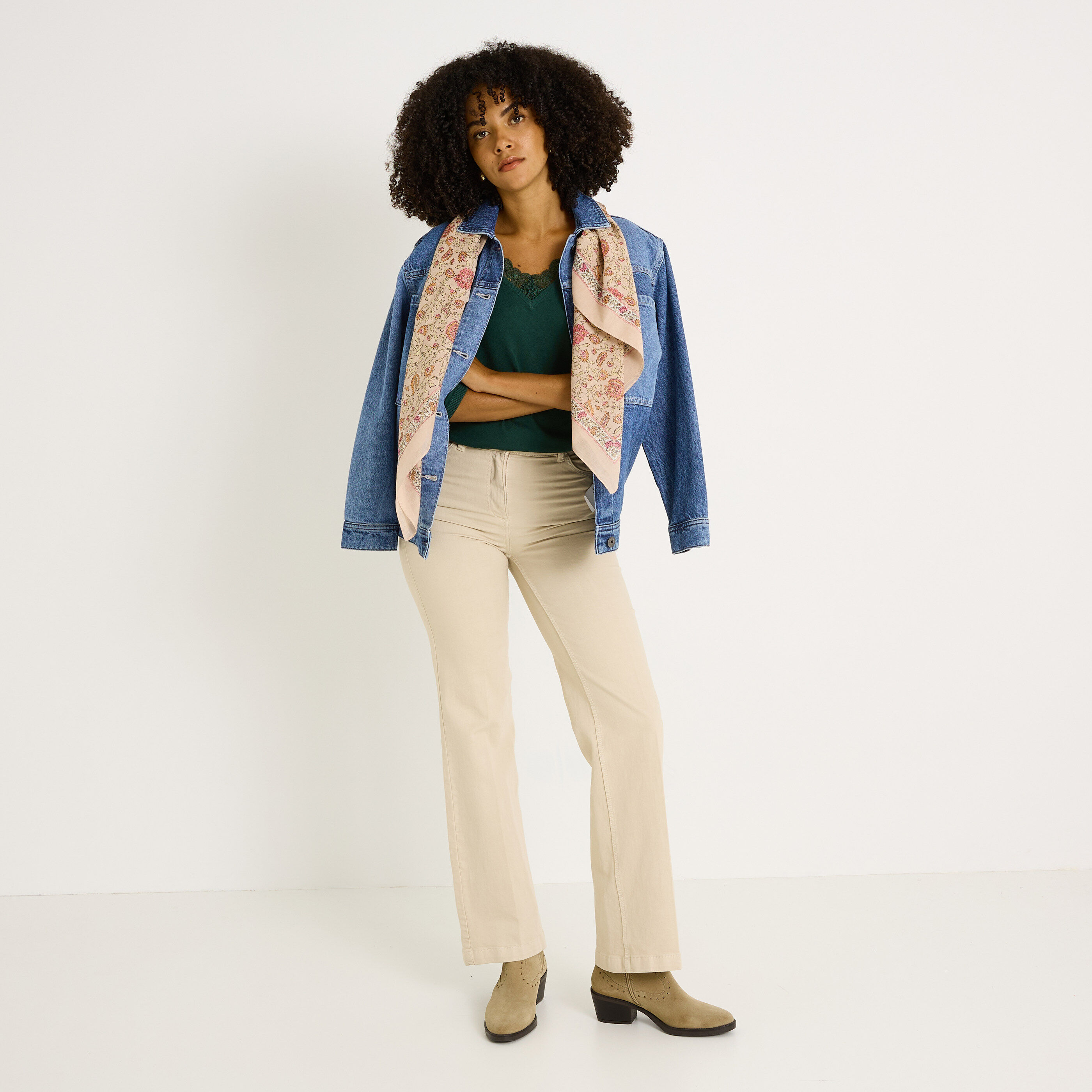 Pull col V ajour&eacute; femme