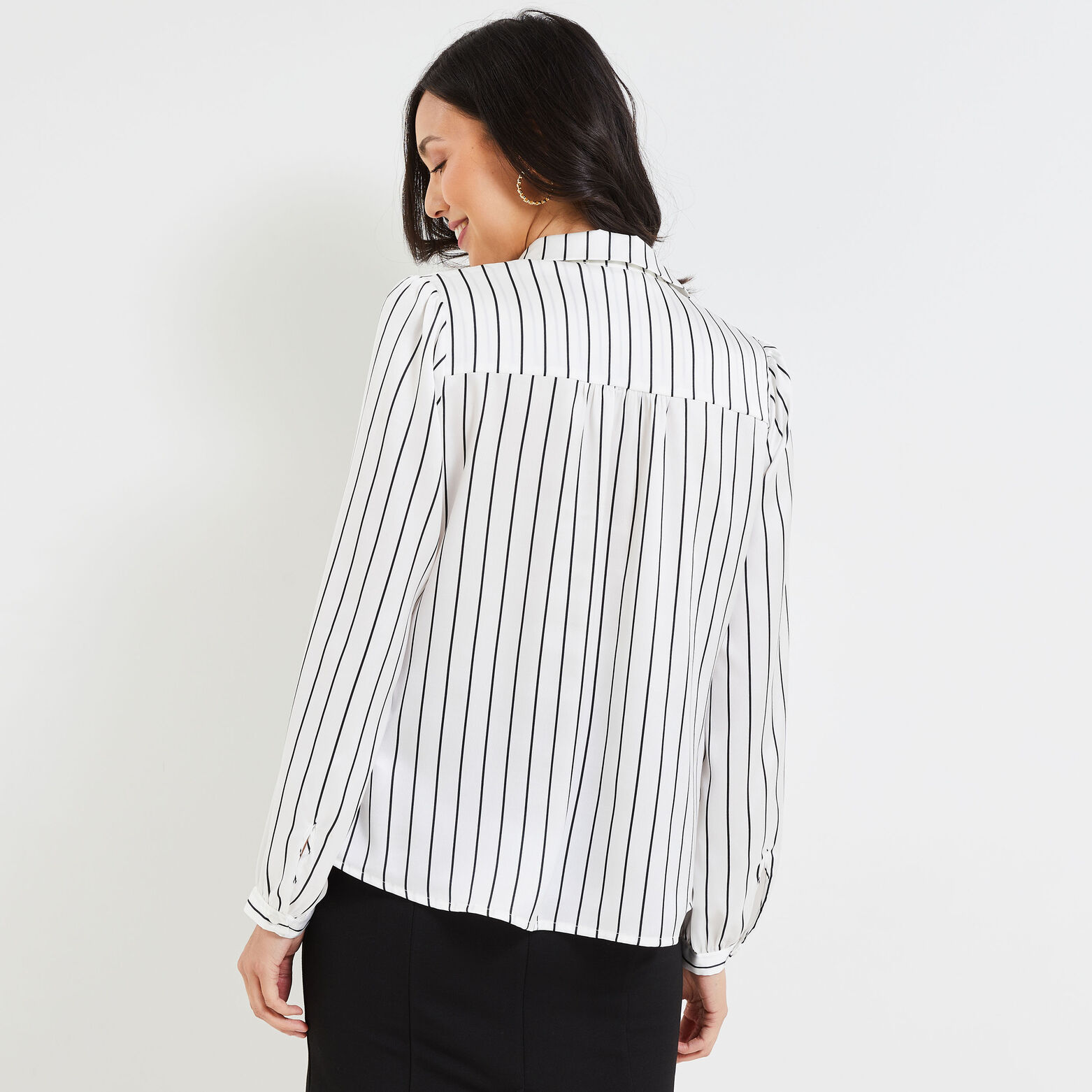Chemise satinée à manches longues