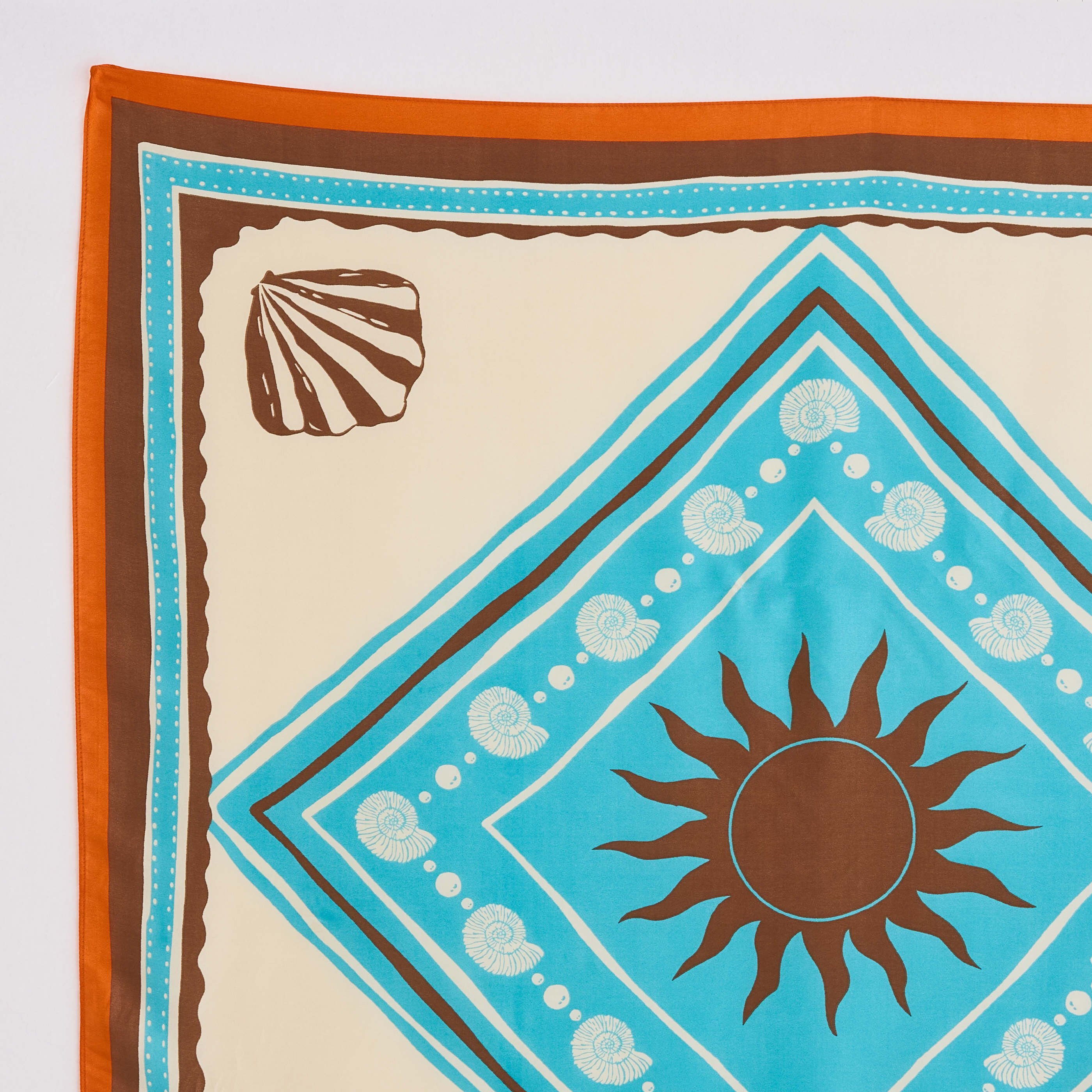 Foulard carr&eacute; motif soleil femme