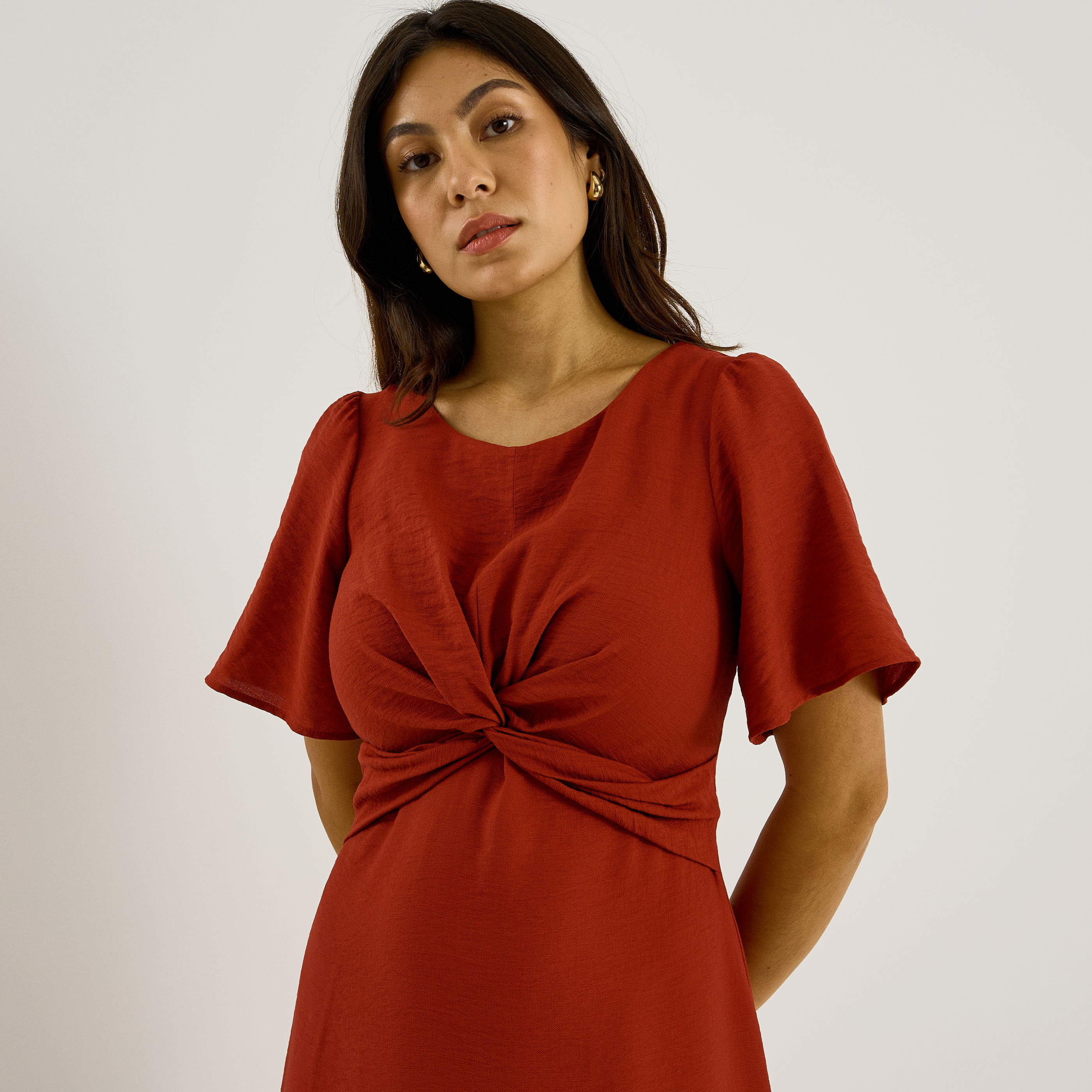 Robe longue habill&eacute;e unie &agrave; fentes